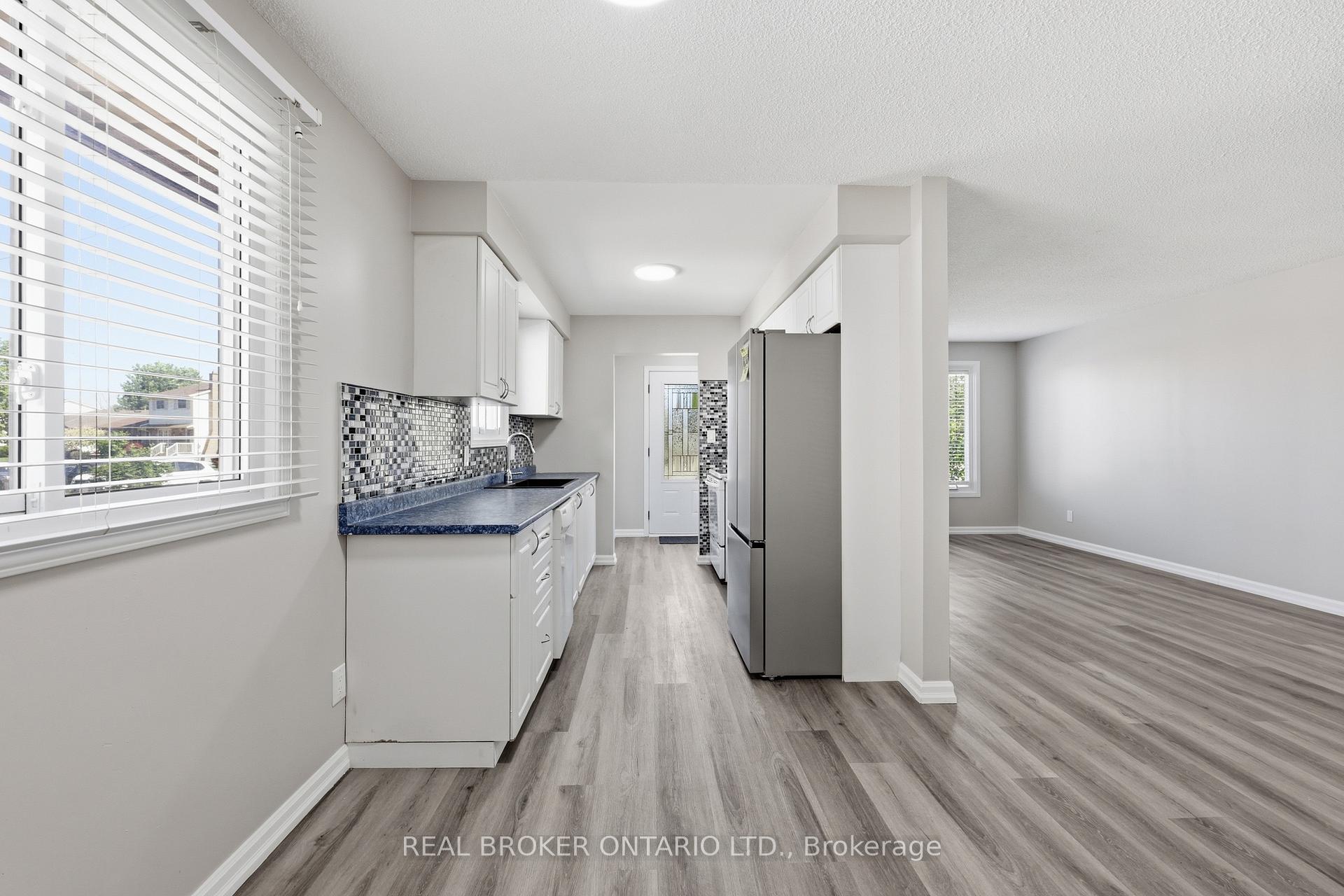 Photo 6 of 42 Terrace Avenue, Welland, Broadway — HOMEH