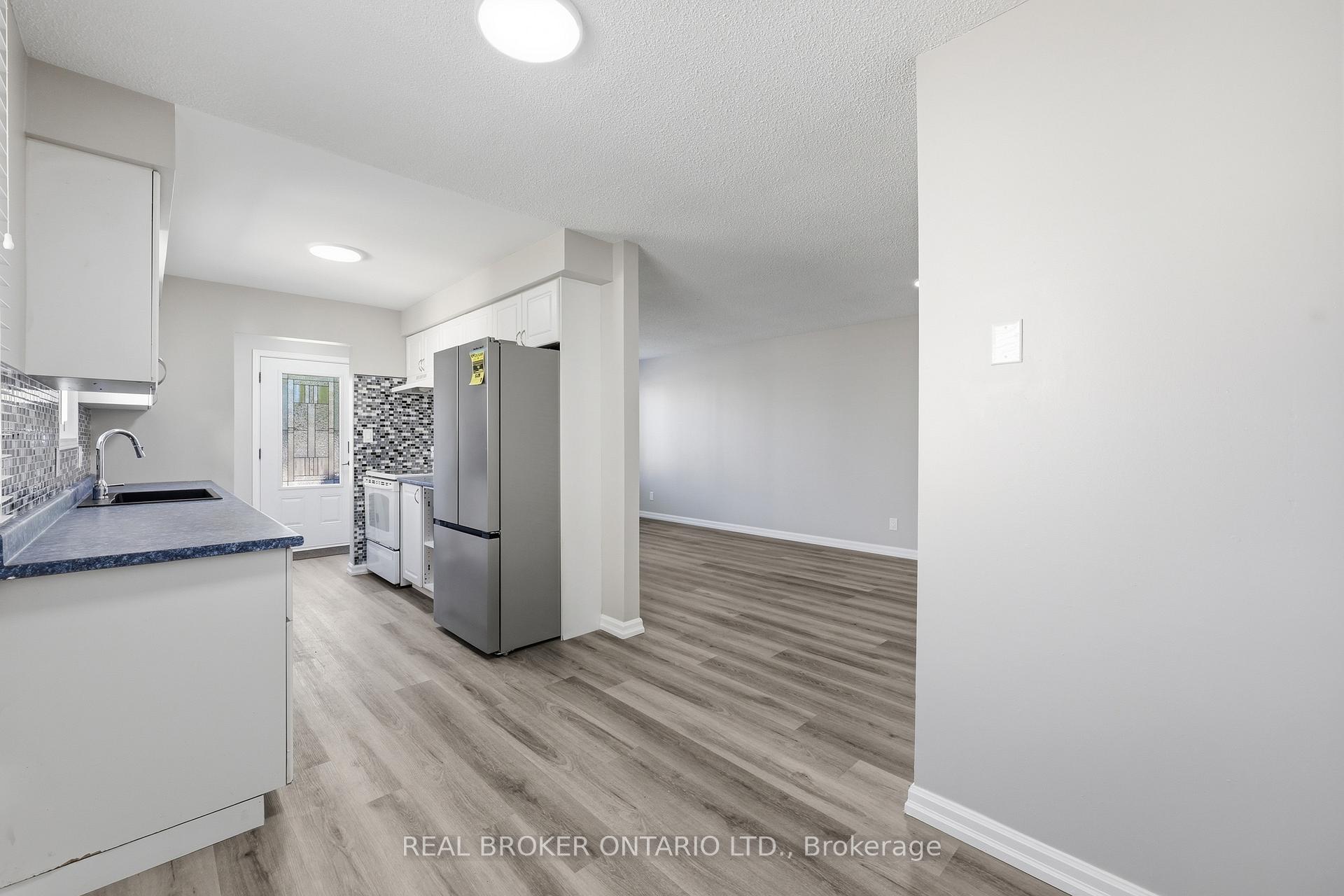 Photo 7 of 42 Terrace Avenue, Welland, Broadway — HOMEH