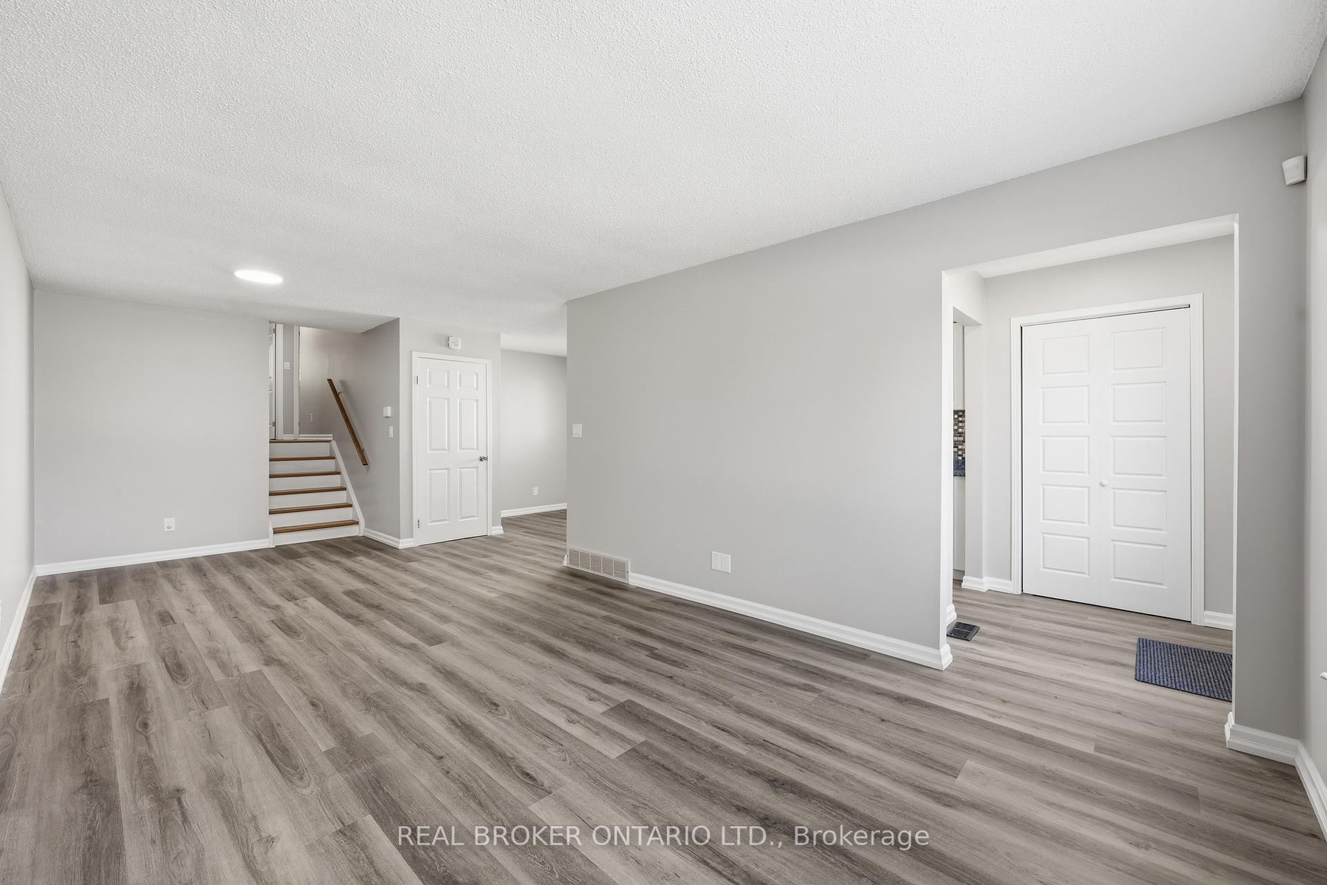 Photo 8 of 42 Terrace Avenue, Welland, Broadway — HOMEH