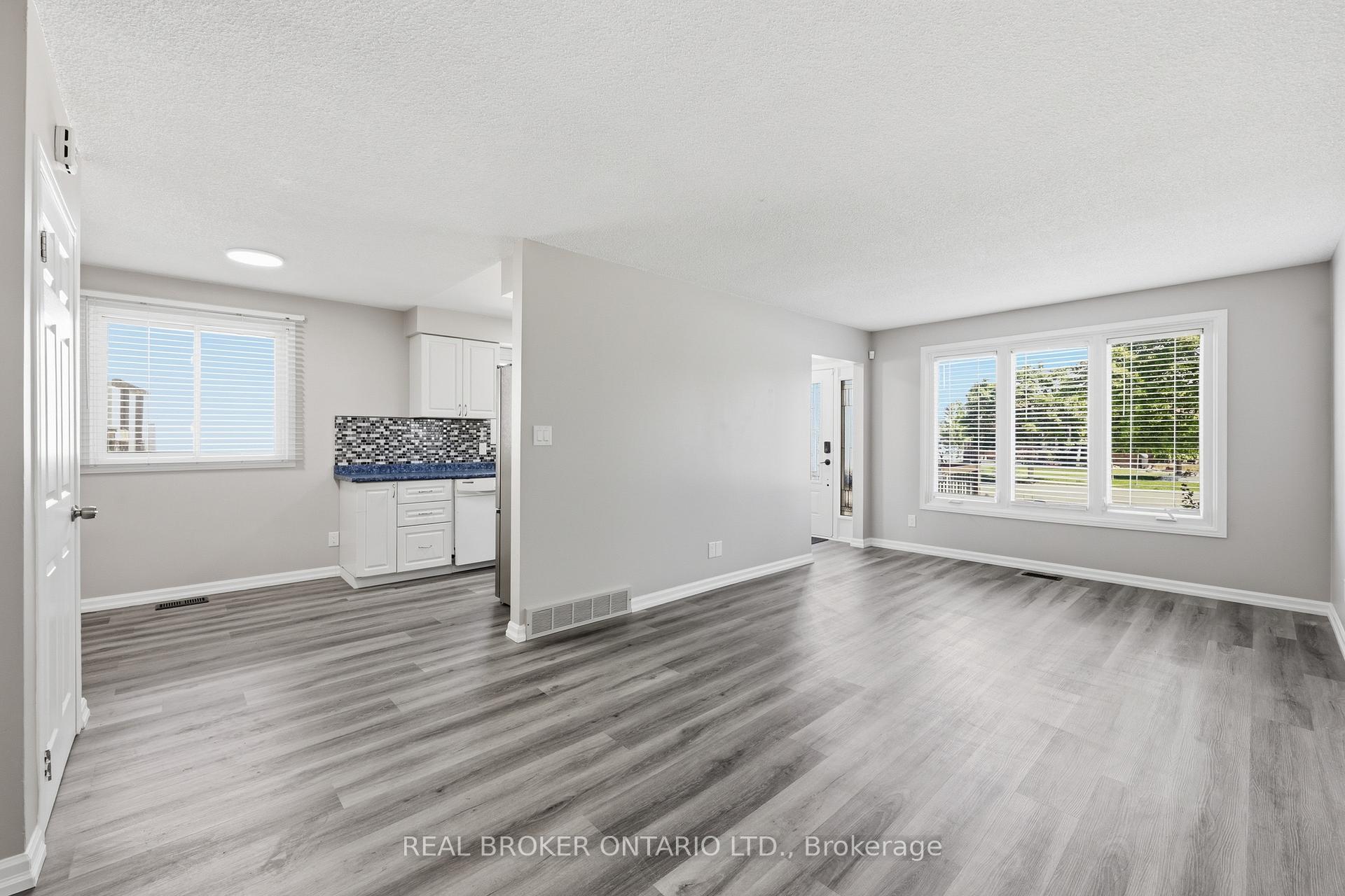 Photo 9 of 42 Terrace Avenue, Welland, Broadway — HOMEH