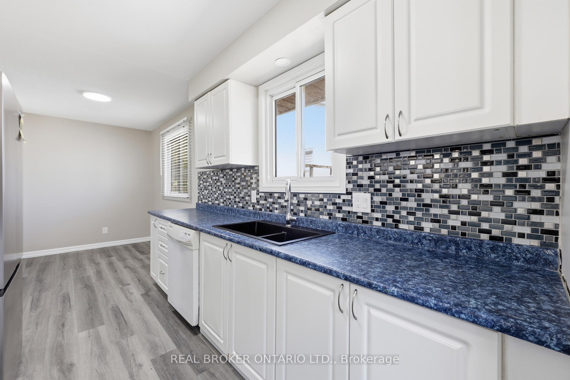 Photo 11 of 42 Terrace Avenue, Welland, Broadway — HOMEH