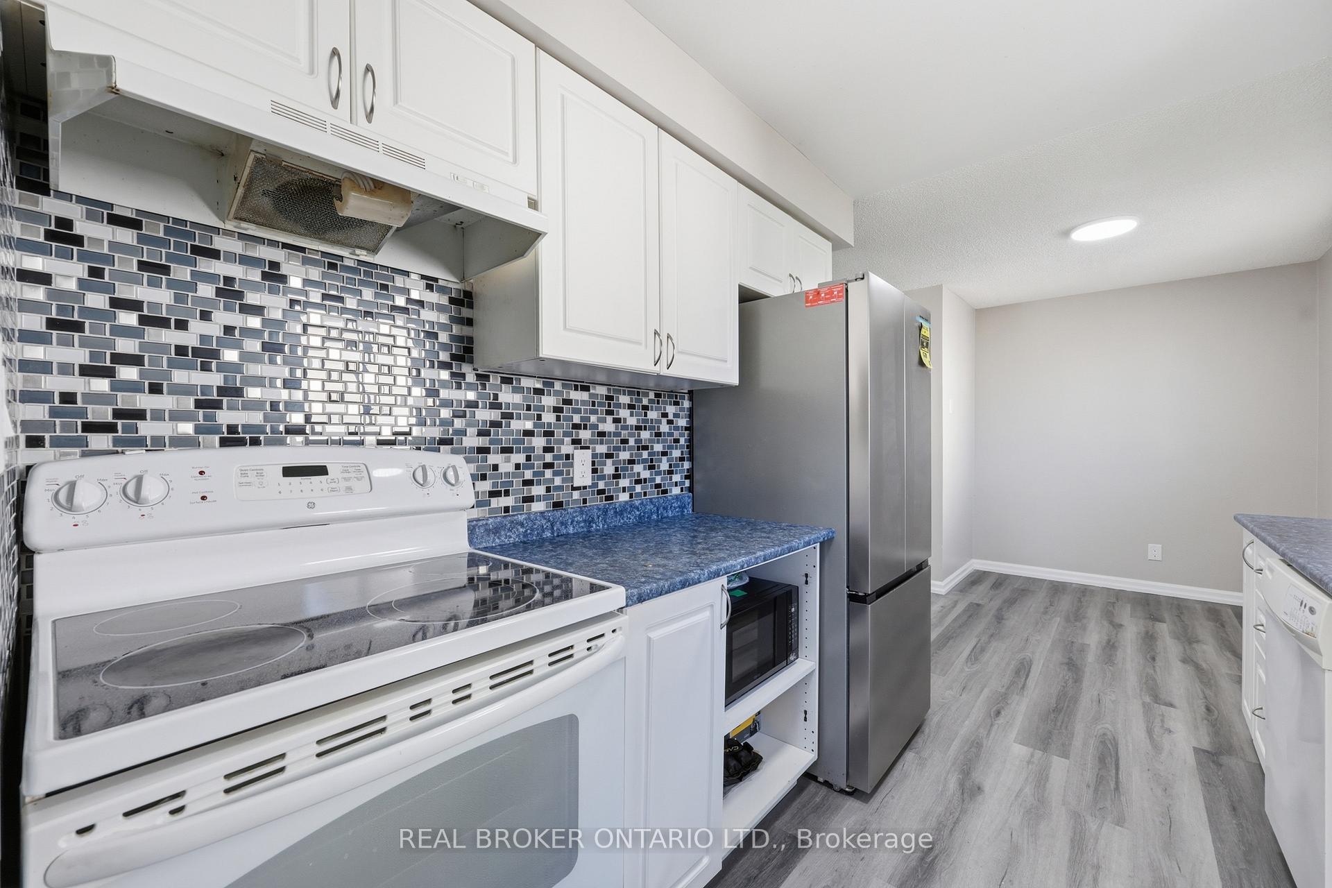 Photo 12 of 42 Terrace Avenue, Welland, Broadway — HOMEH