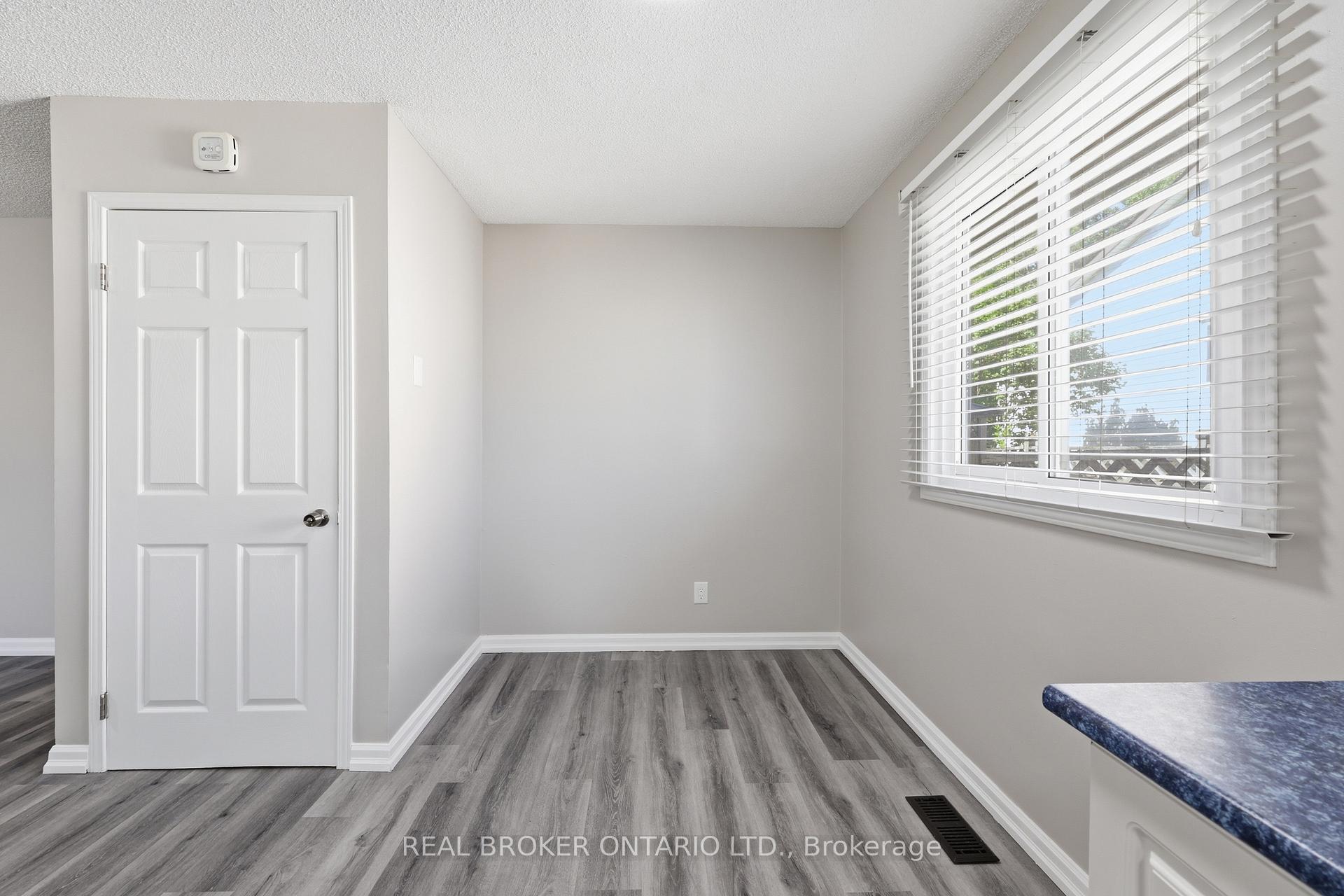 Photo 17 of 42 Terrace Avenue, Welland, Broadway — HOMEH