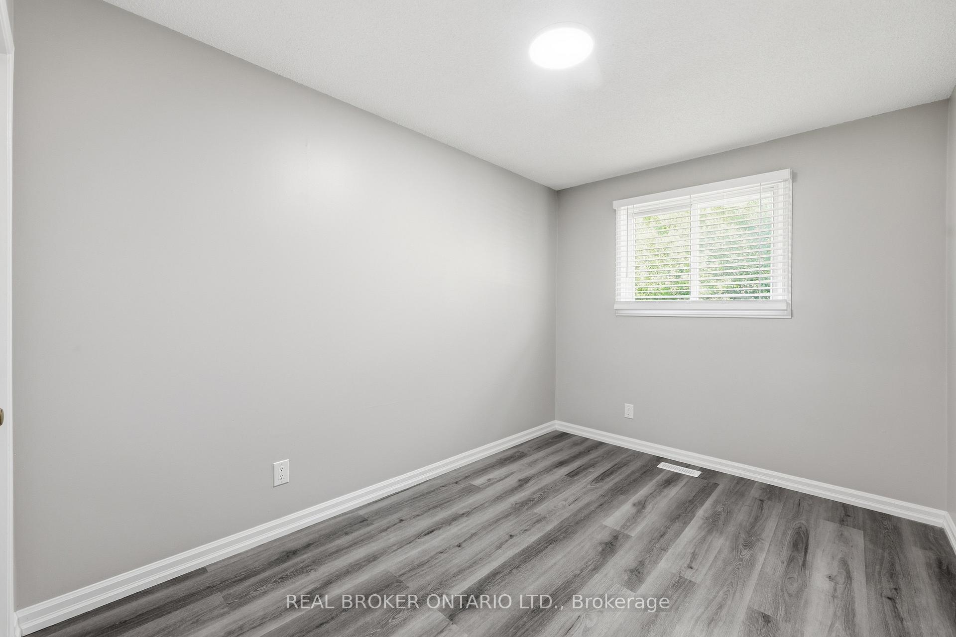 Photo 18 of 42 Terrace Avenue, Welland, Broadway — HOMEH