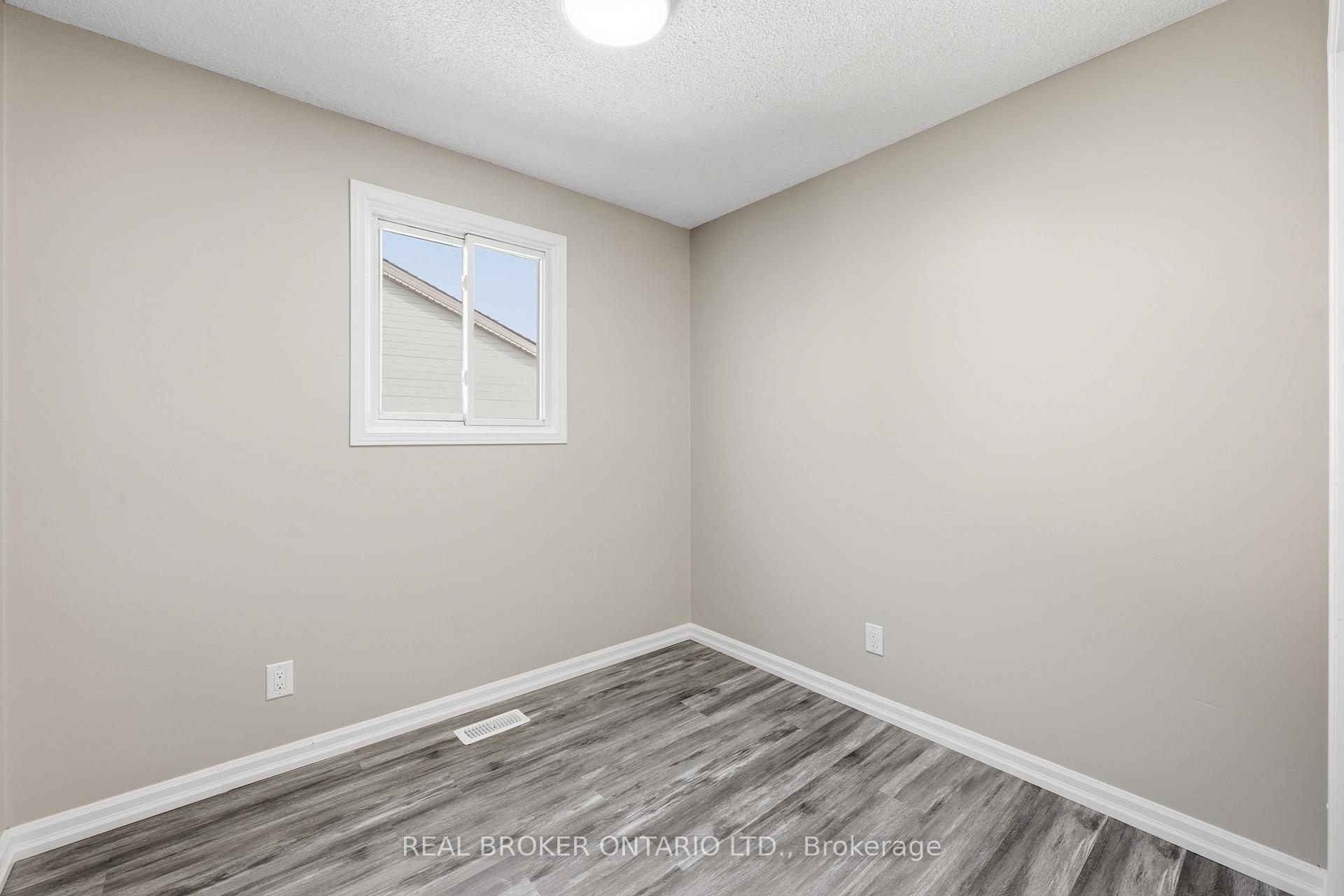 Photo 20 of 42 Terrace Avenue, Welland, Broadway — HOMEH