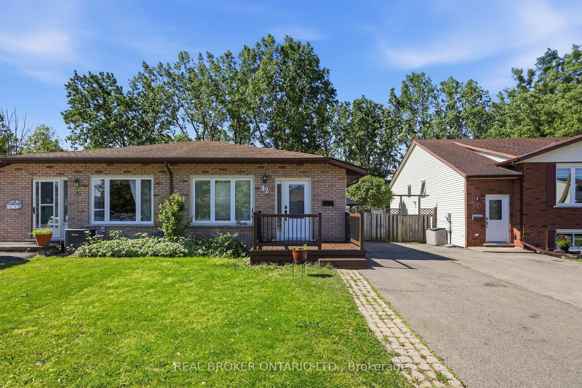 Photo 33 of 42 Terrace Avenue, Welland, Broadway — HOMEH