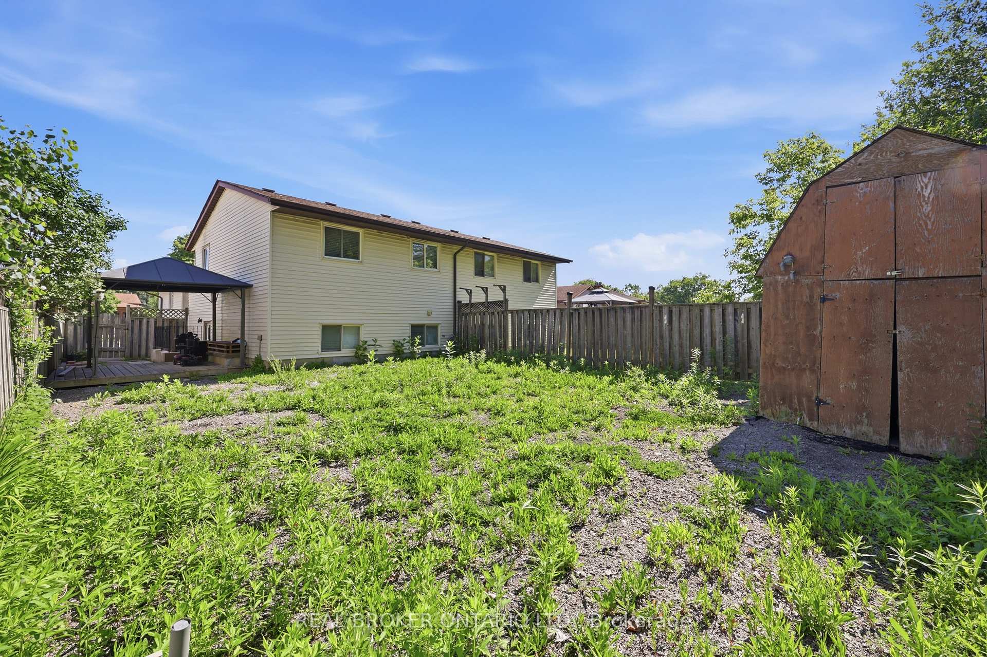 Photo 35 of 42 Terrace Avenue, Welland, Broadway — HOMEH
