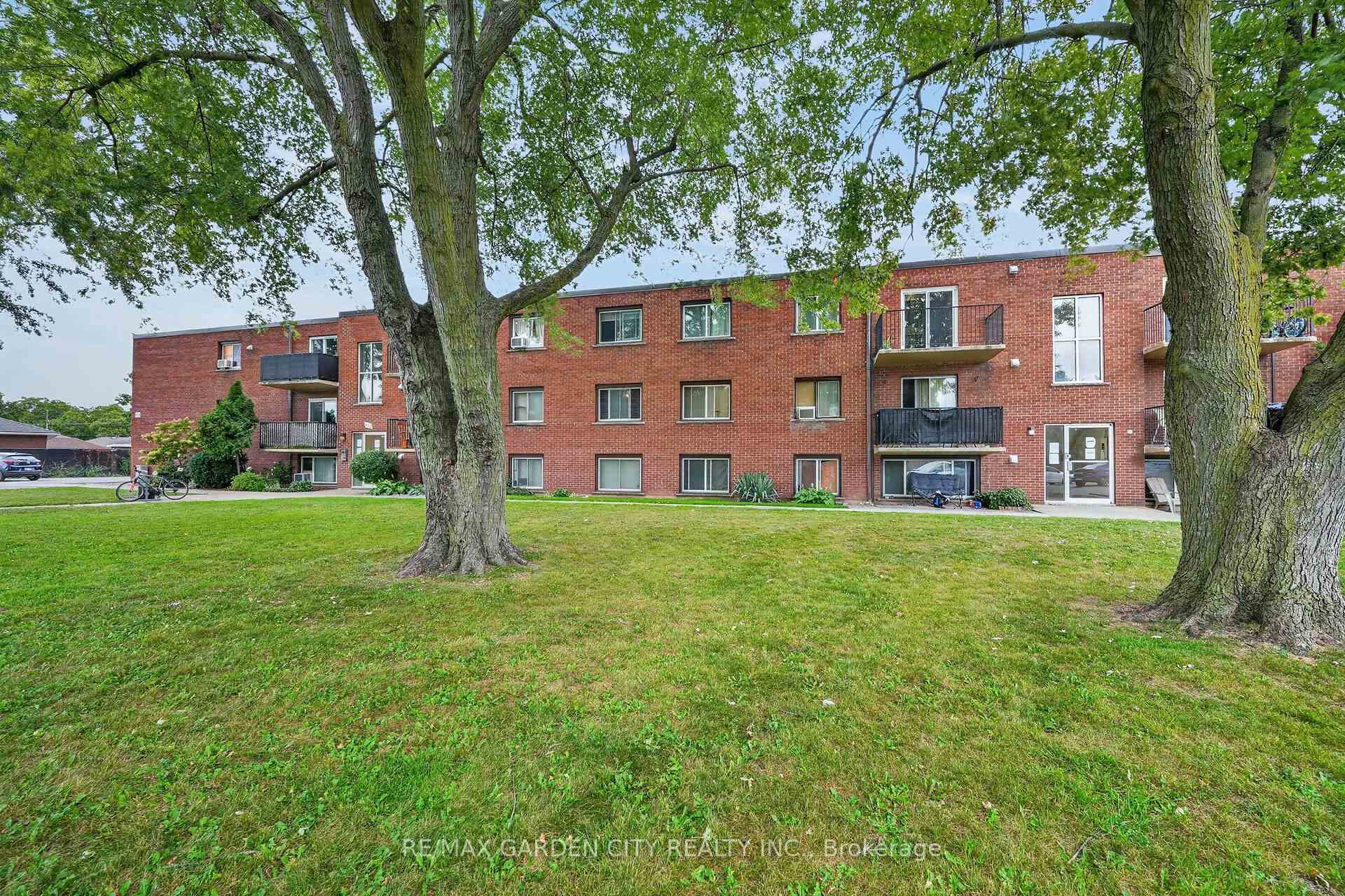 Photo of Unit 37, 452 Carlton Street S