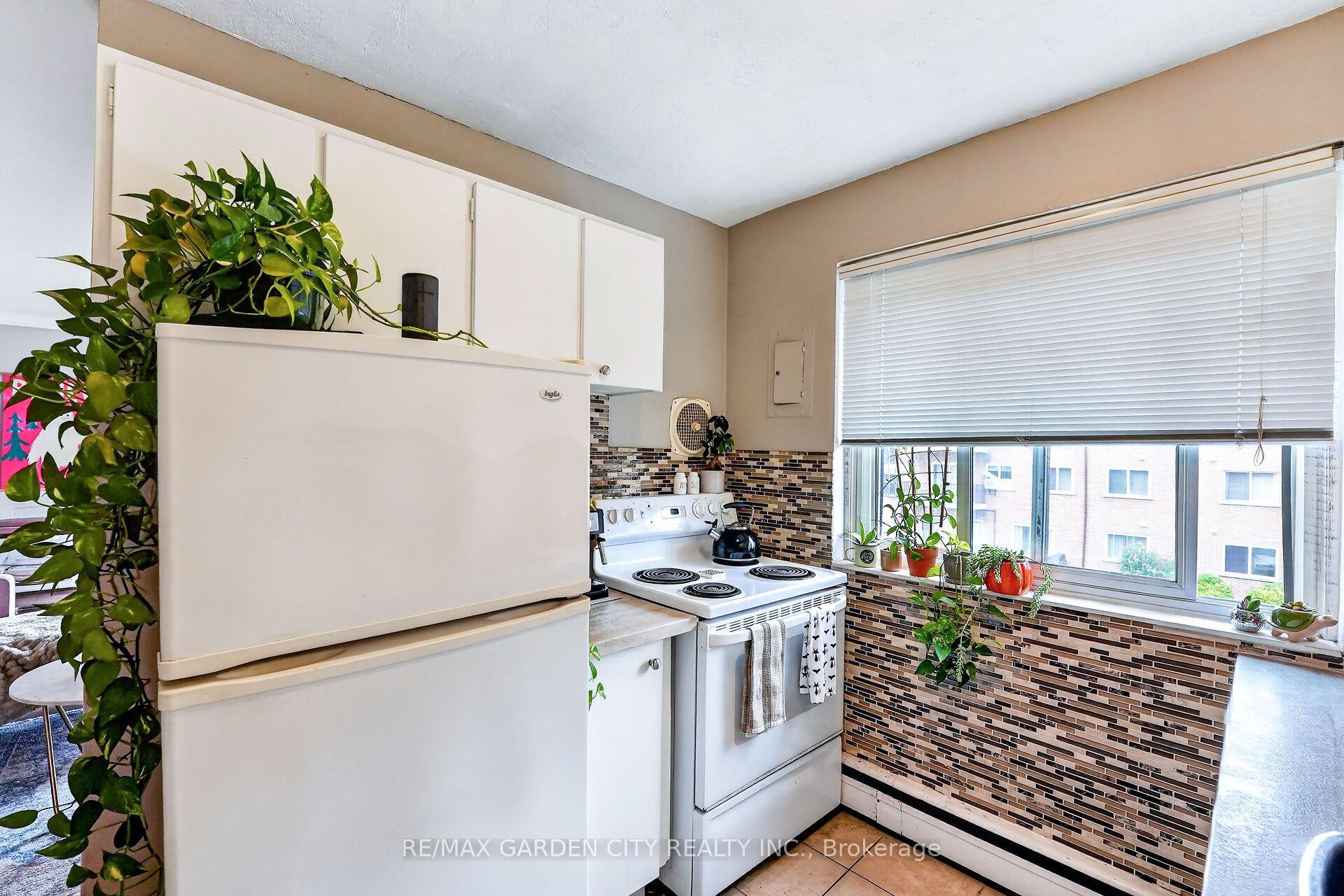 Photo 10 of Unit 37, 452 Carlton Street S, St. Catharines, Facer — HOMEH