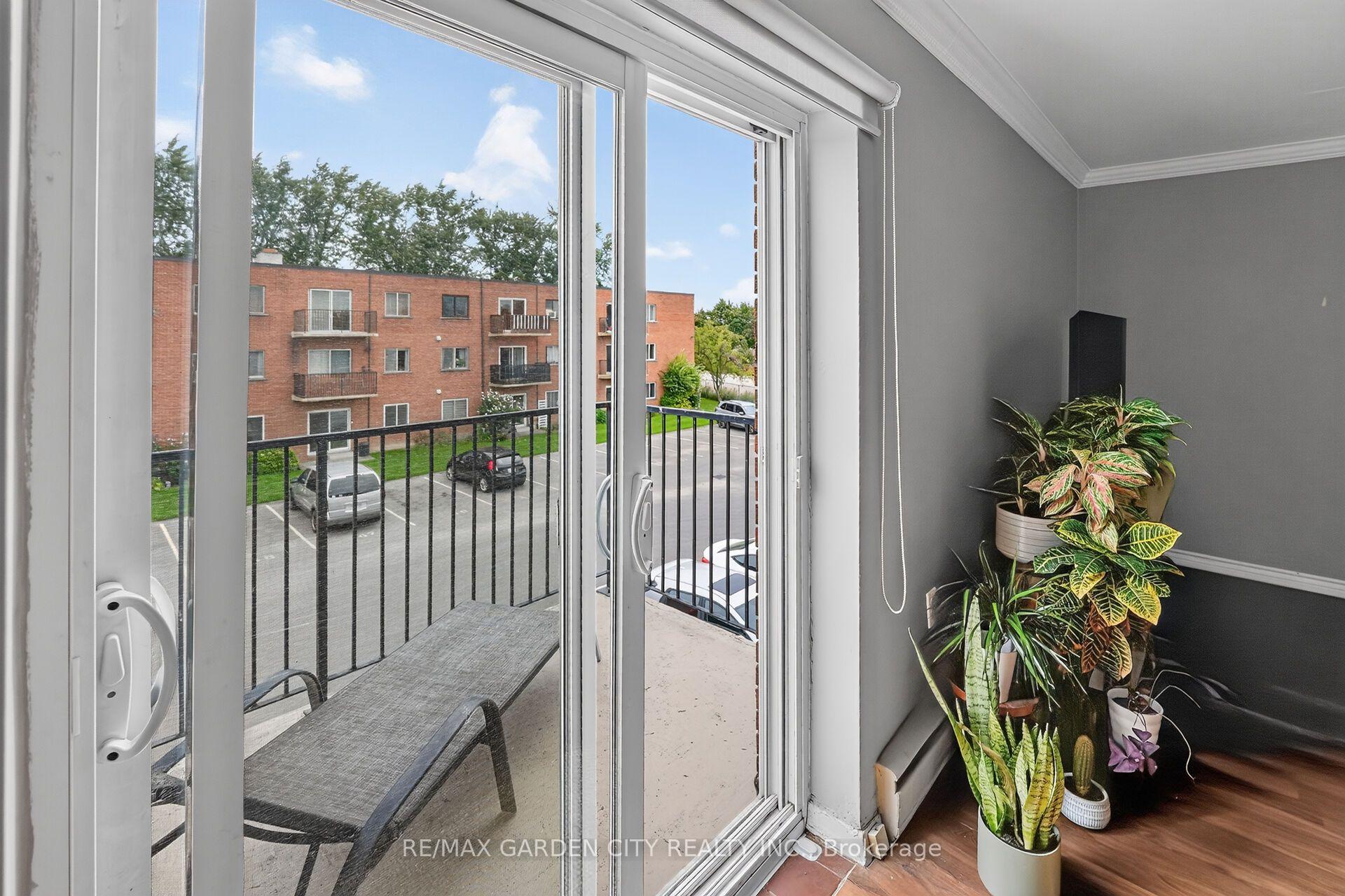 Photo 17 of Unit 37, 452 Carlton Street S, St. Catharines, Facer — HOMEH