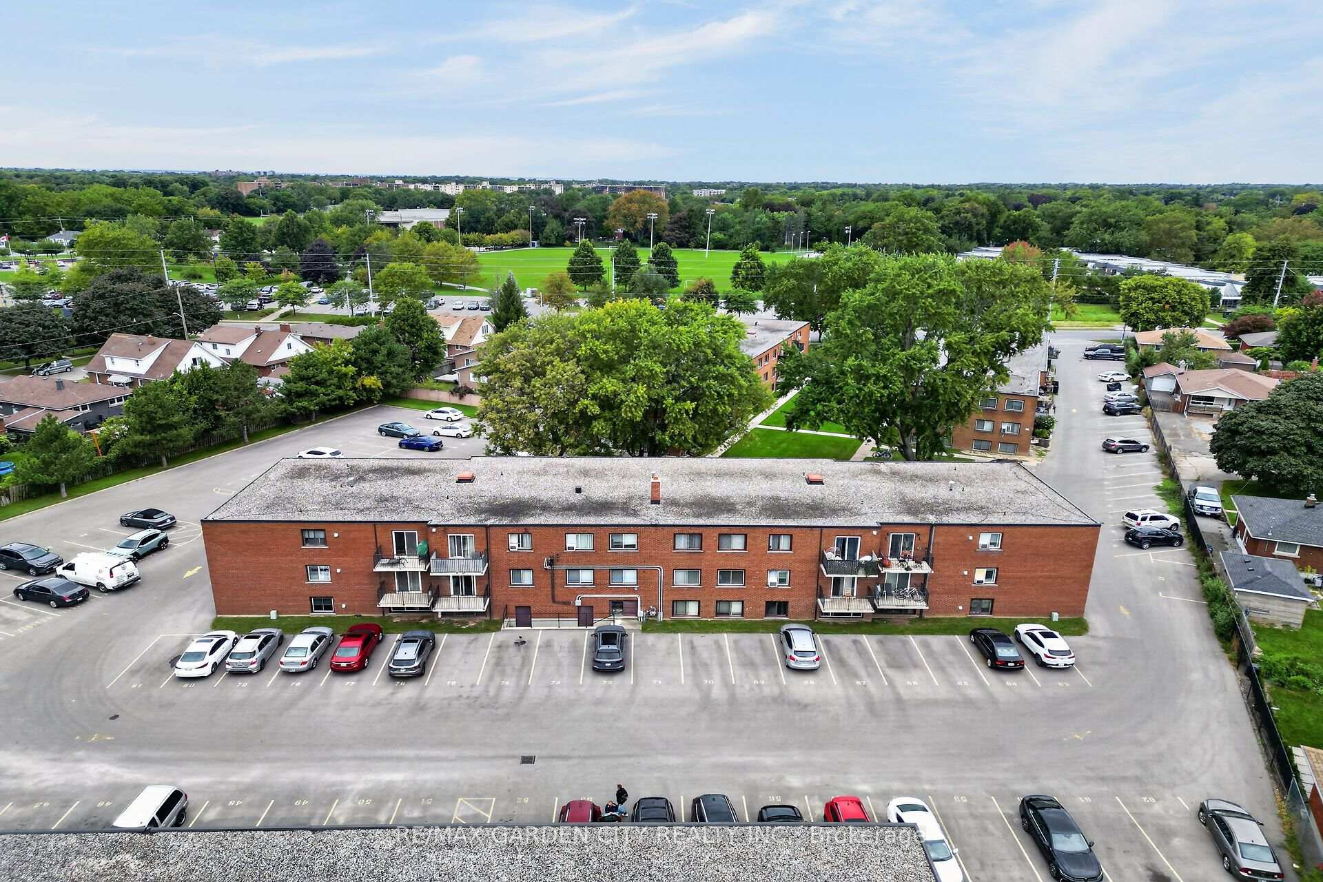 Photo 20 of Unit 37, 452 Carlton Street S, St. Catharines, Facer — HOMEH
