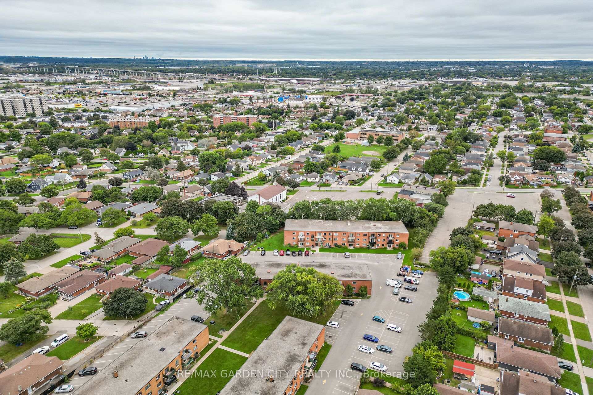 Photo 24 of Unit 37, 452 Carlton Street S, St. Catharines, Facer — HOMEH