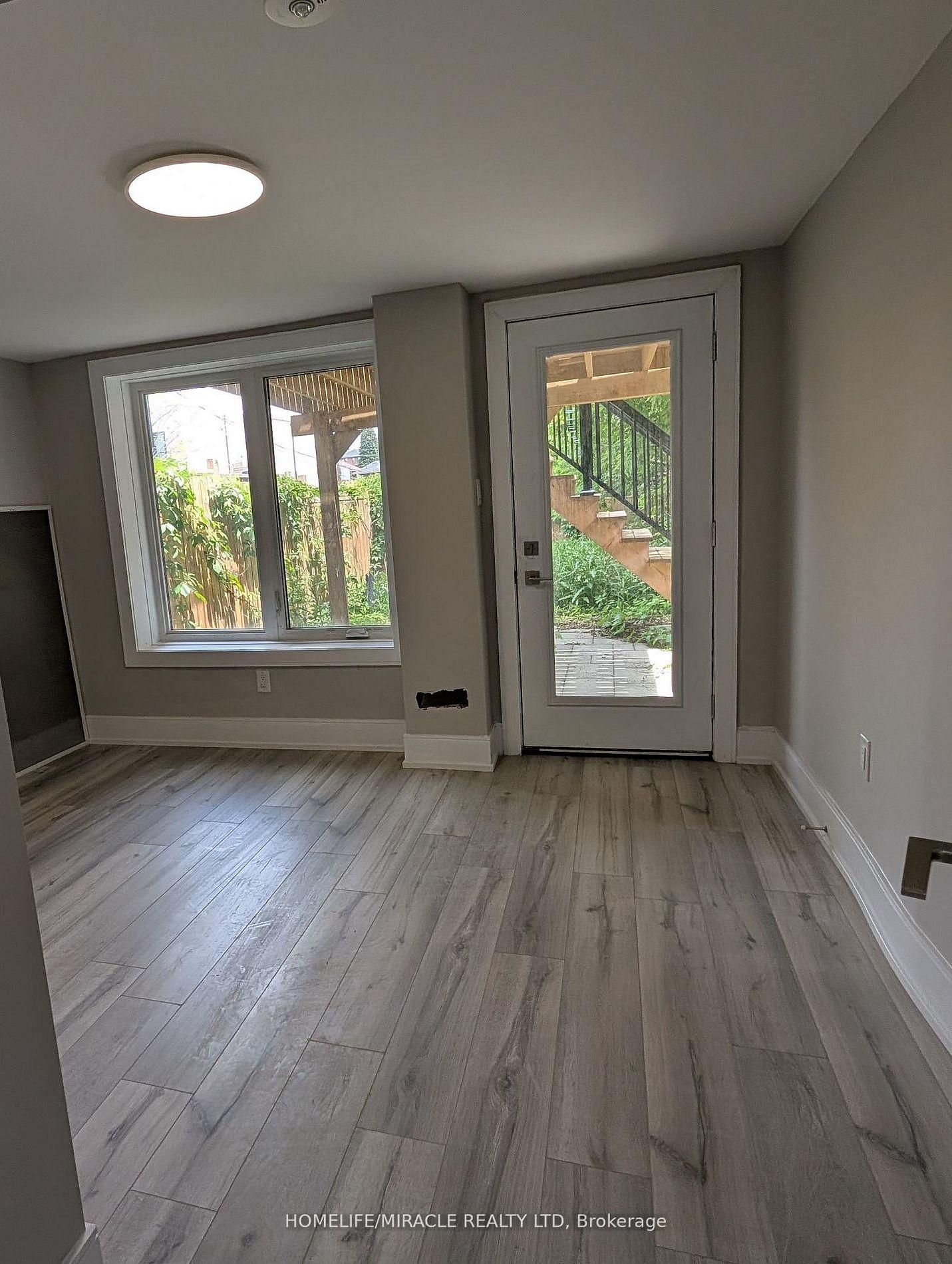 Photo 6 of 2099 Dufferin Street, Toronto, Oakwood Village — HOMEH