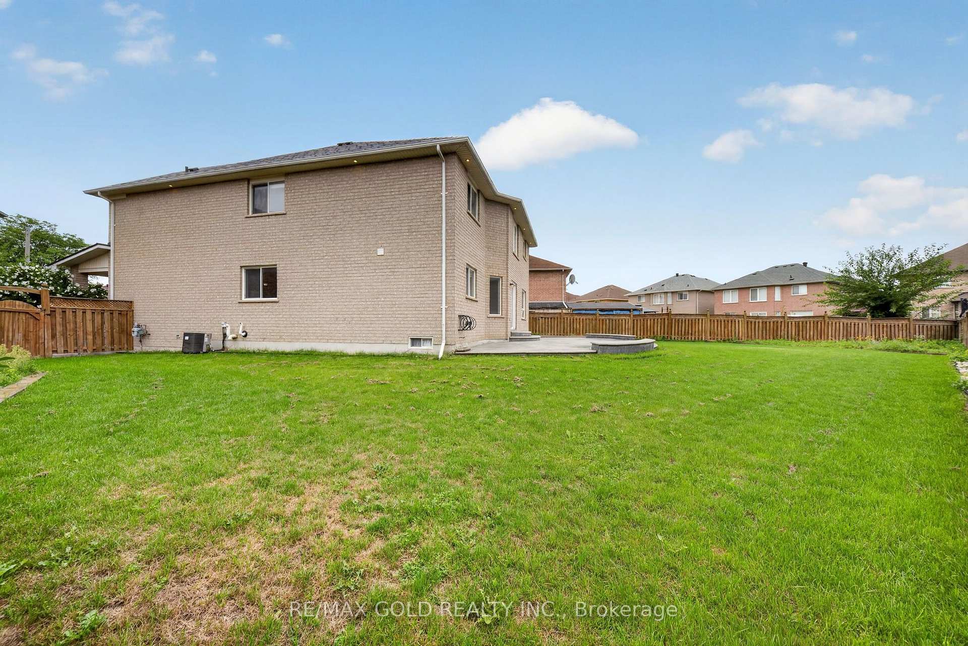 Photo 44 of 24 Quintessa Trail, Brampton, Sandringham-Wellington — HOMEH