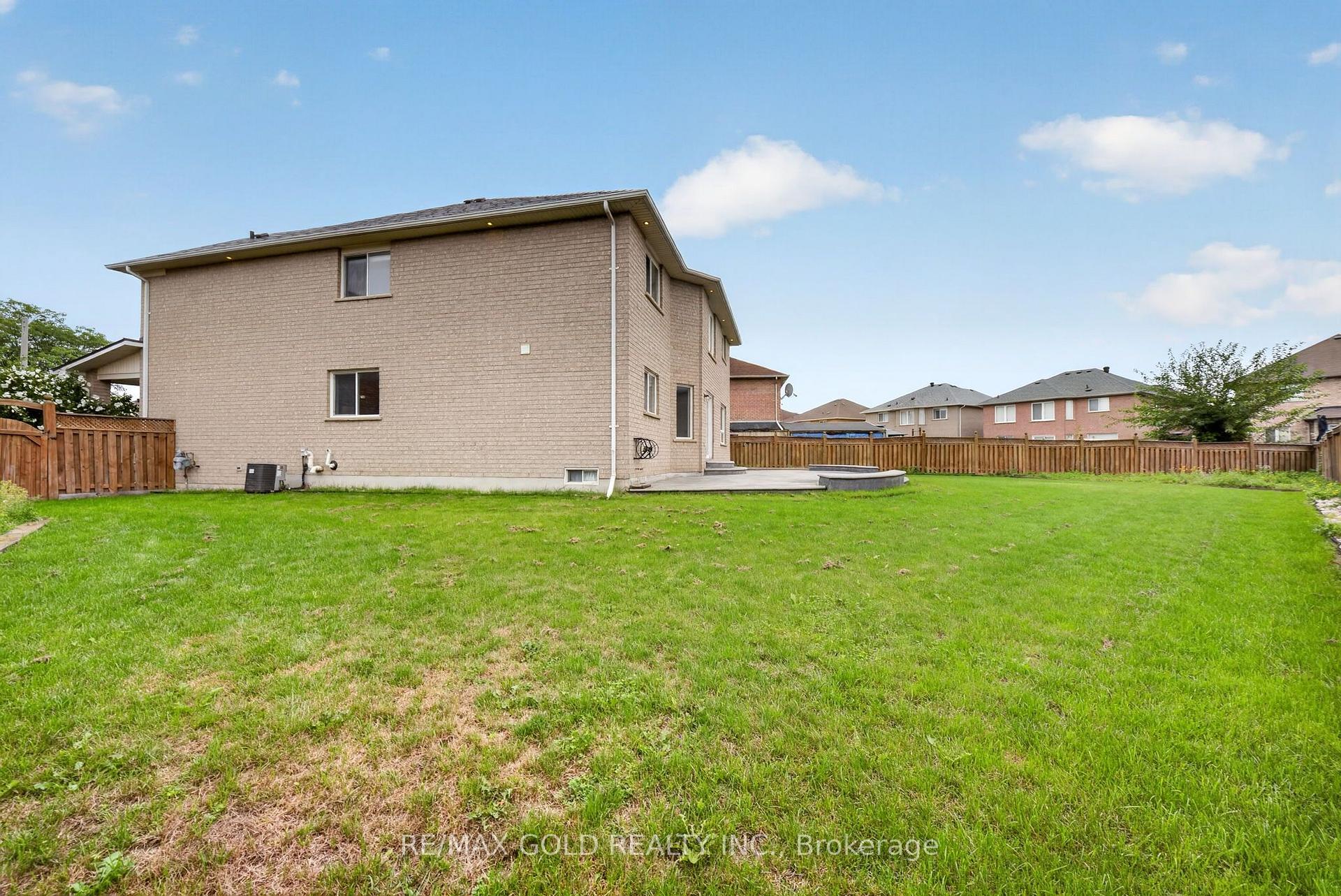 Photo 45 of 24 Quintessa Trail, Brampton, Sandringham-Wellington — HOMEH