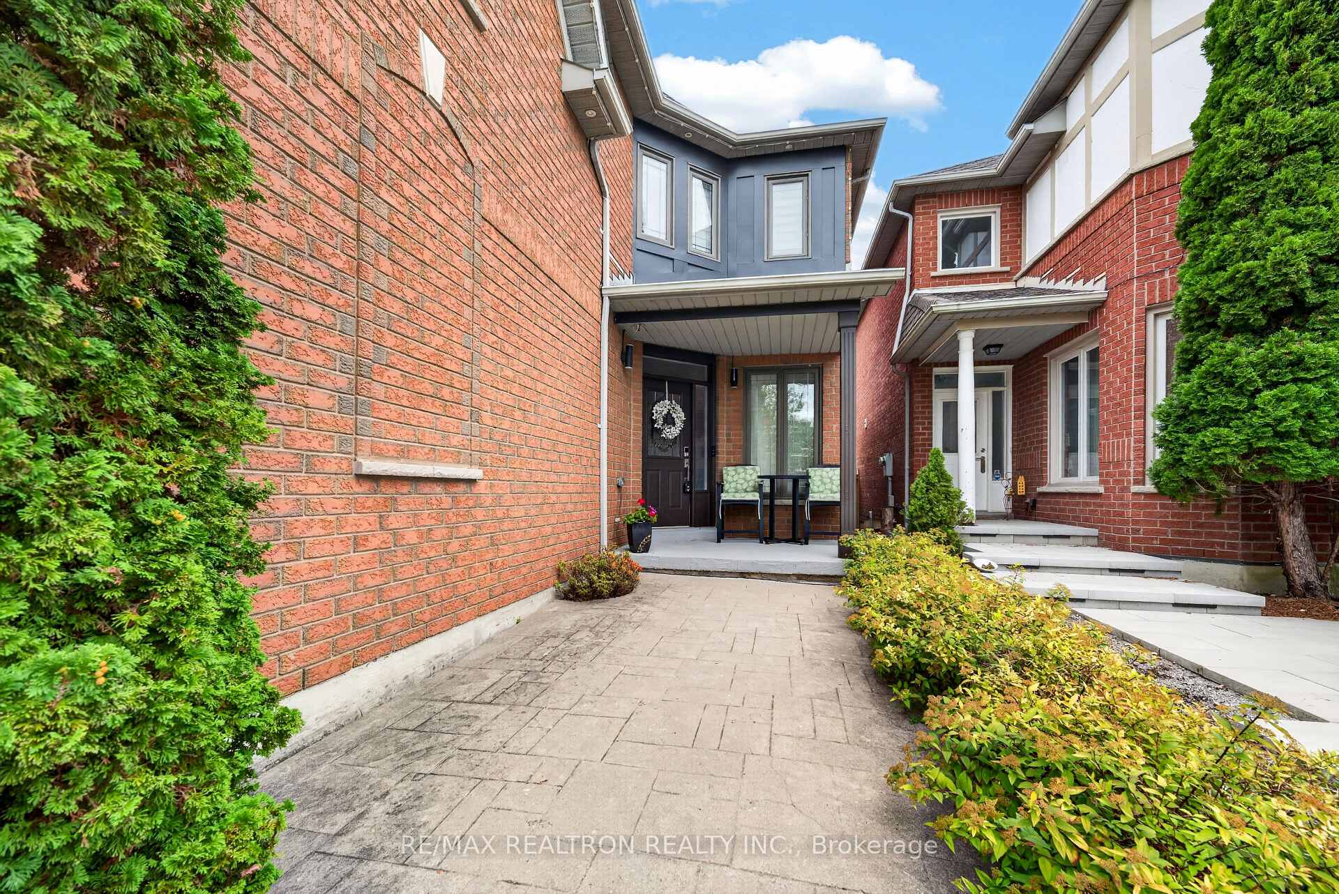 Photo 4 of 165 Thicket Crescent, Pickering, Highbush — HOMEH