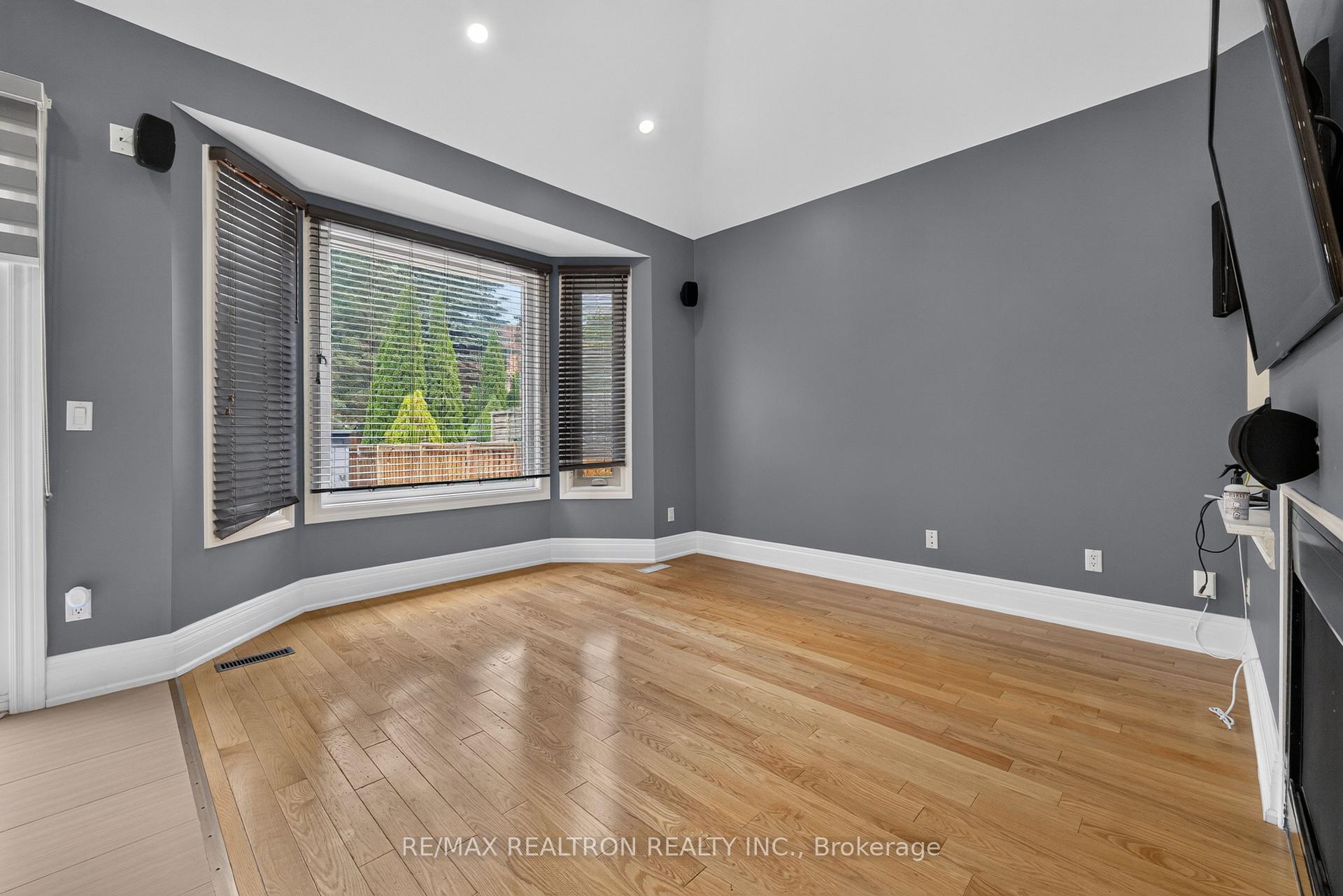 Photo 13 of 165 Thicket Crescent, Pickering, Highbush — HOMEH