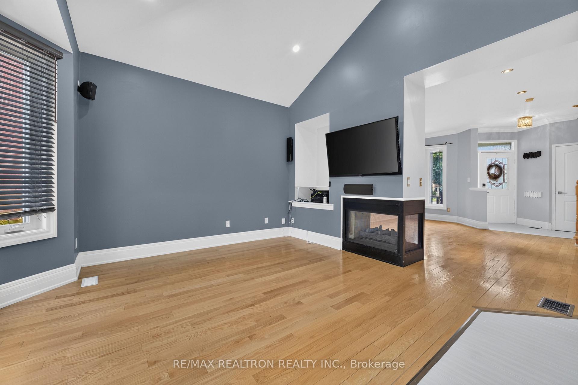 Photo 14 of 165 Thicket Crescent, Pickering, Highbush — HOMEH