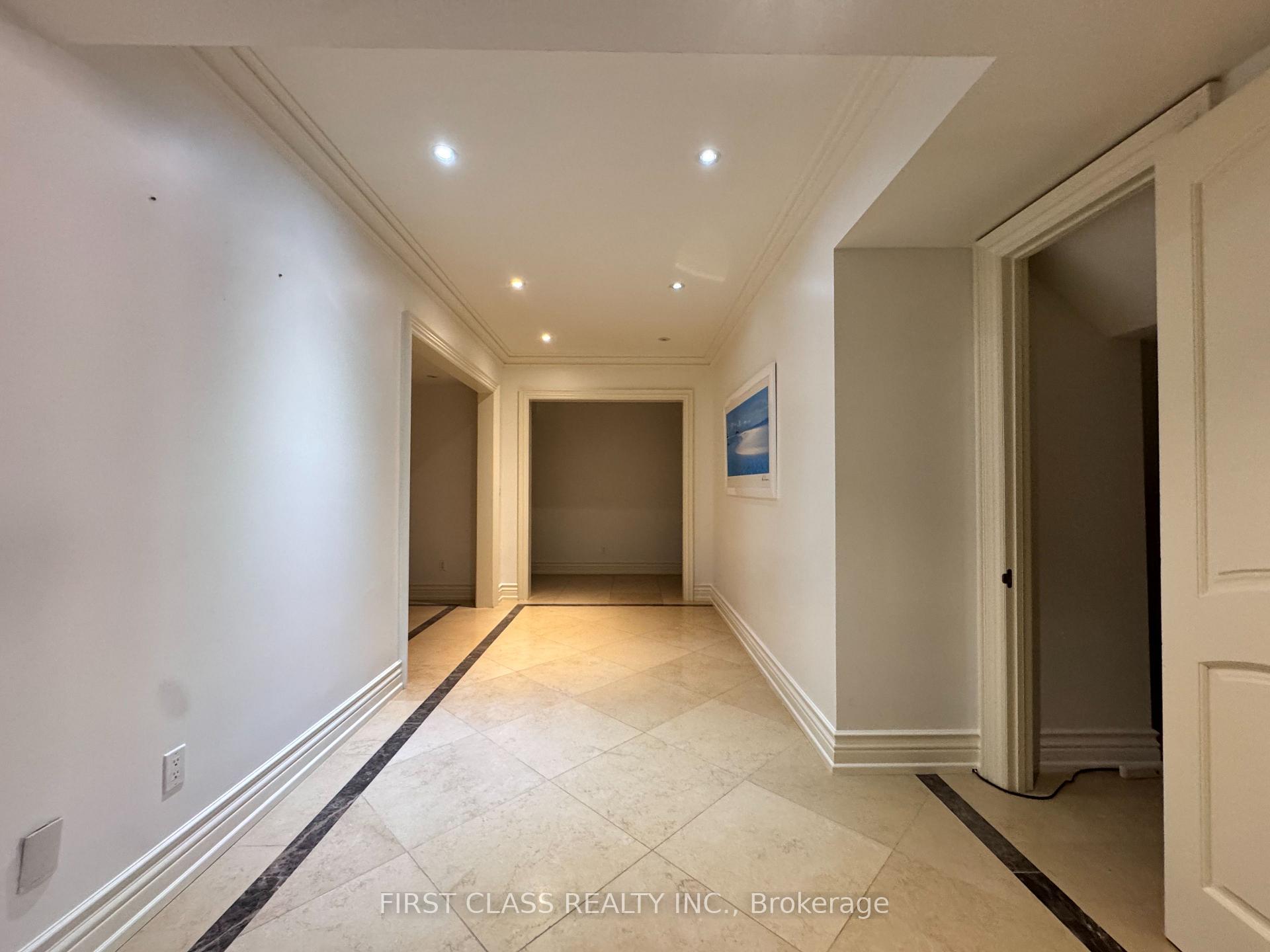 Photo 5 of 25 Dempsey Crescent, North York, St. Andrew-Windfields — HOMEH