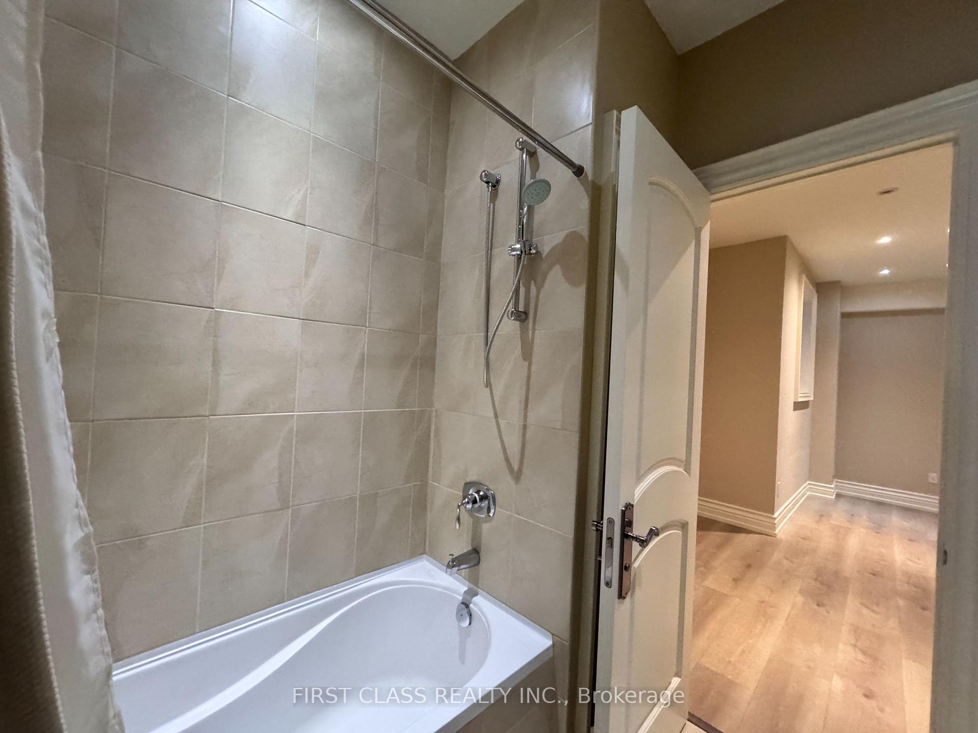 Photo 6 of 25 Dempsey Crescent, North York, St. Andrew-Windfields — HOMEH