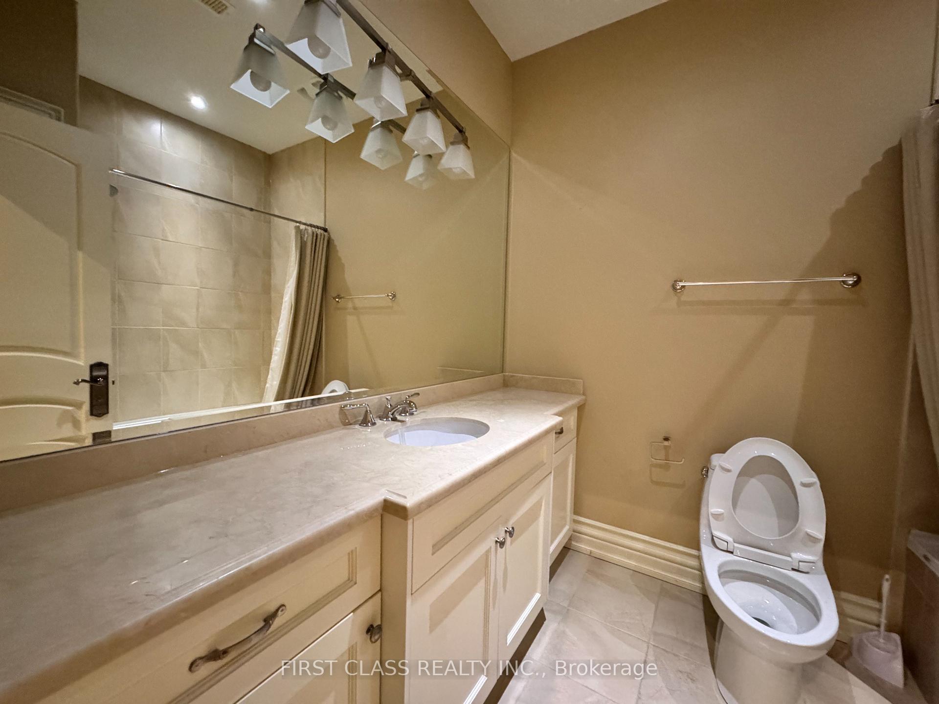 Photo 7 of 25 Dempsey Crescent, North York, St. Andrew-Windfields — HOMEH