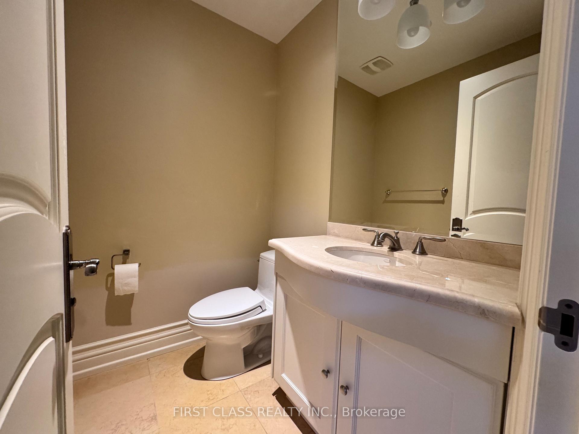 Photo 10 of 25 Dempsey Crescent, North York, St. Andrew-Windfields — HOMEH