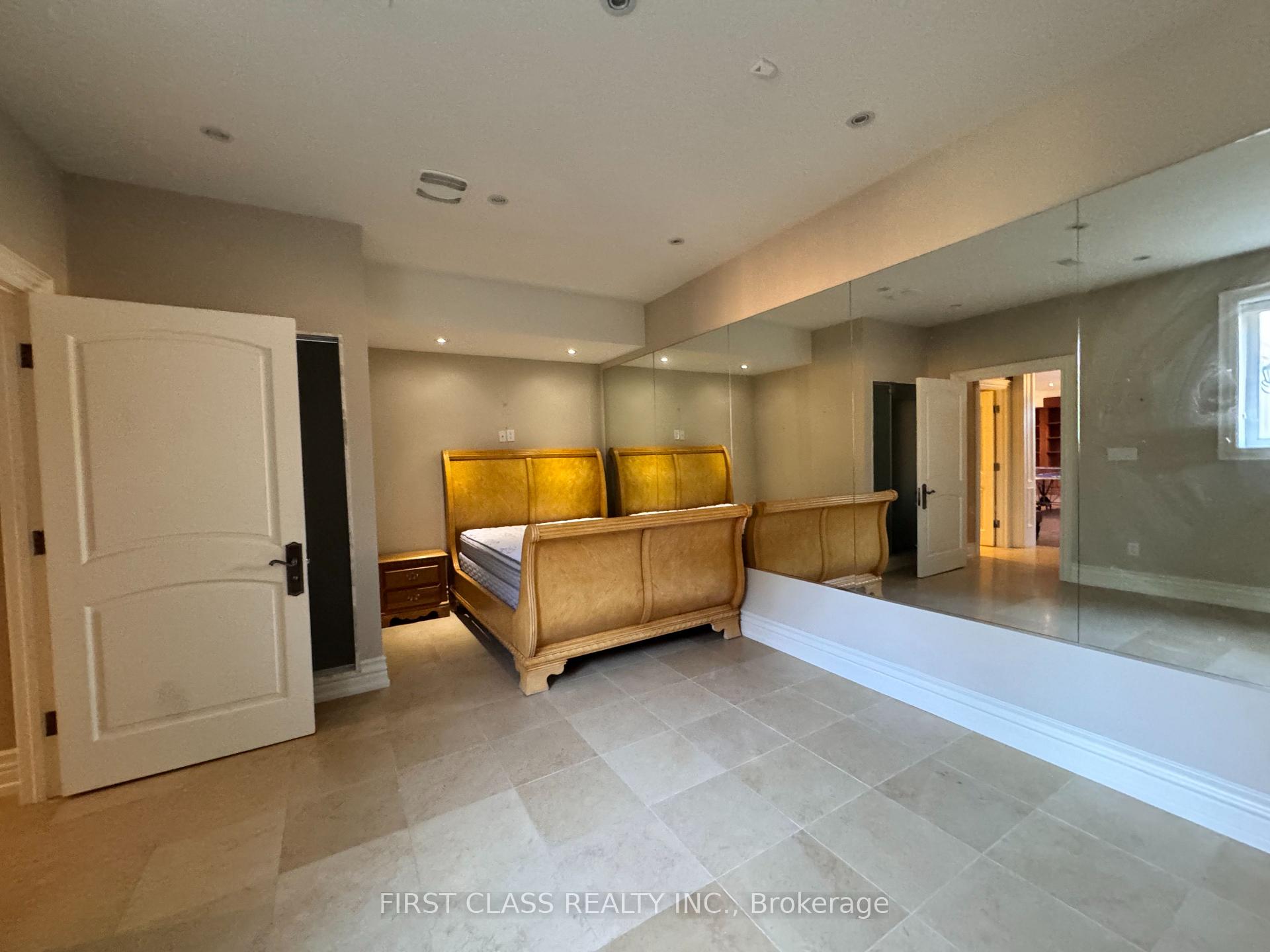 Photo 13 of 25 Dempsey Crescent, North York, St. Andrew-Windfields — HOMEH