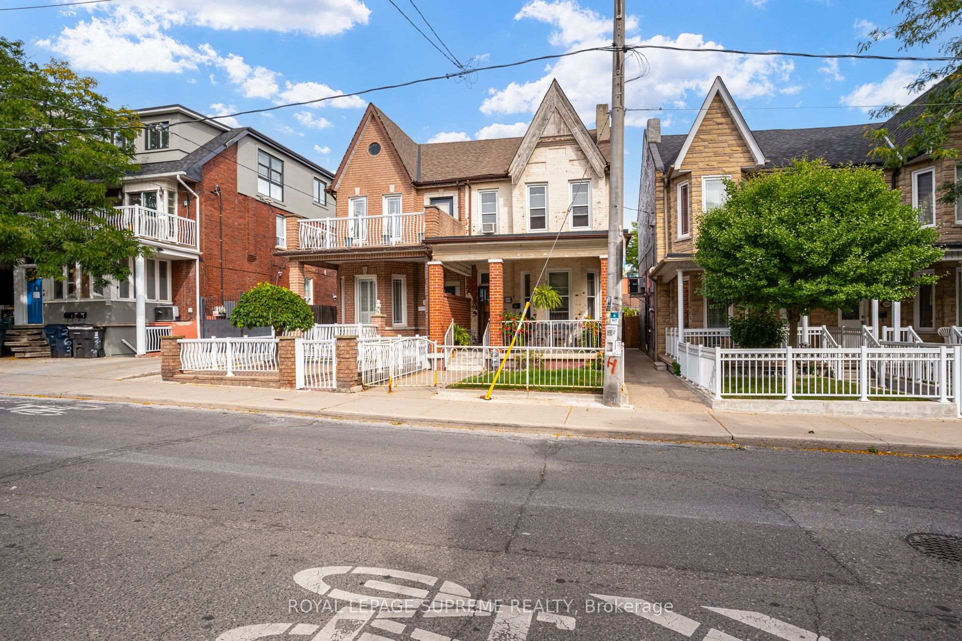 Photo 3 of 259 Brock Avenue, Toronto, Little Portugal — HOMEH