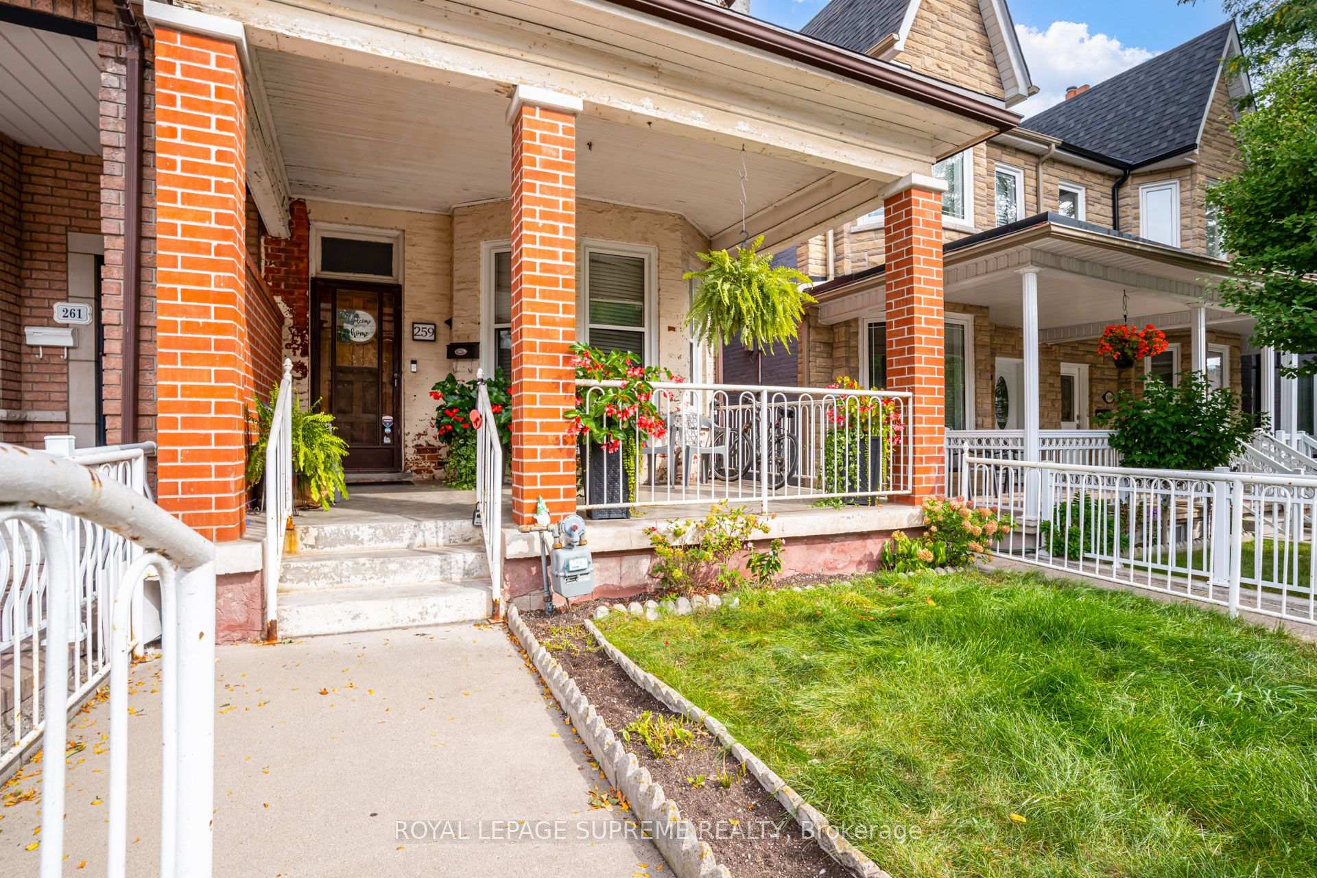 Photo 5 of 259 Brock Avenue, Toronto, Little Portugal — HOMEH