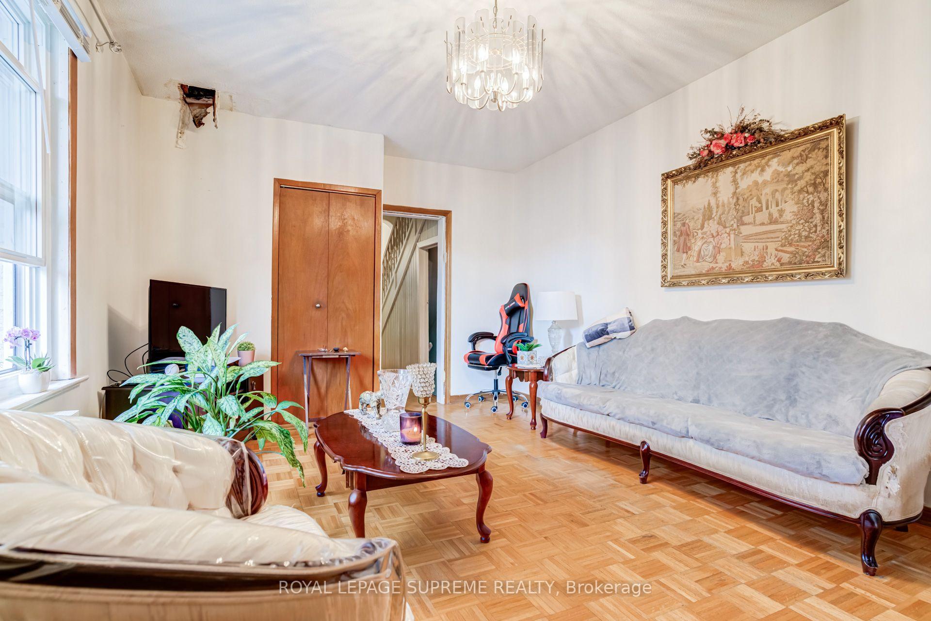 Photo 18 of 259 Brock Avenue, Toronto, Little Portugal — HOMEH