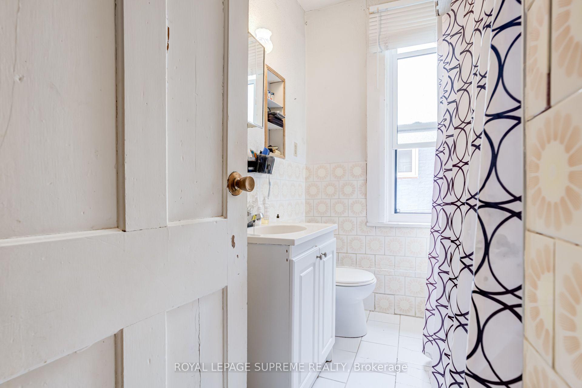 Photo 35 of 259 Brock Avenue, Toronto, Little Portugal — HOMEH