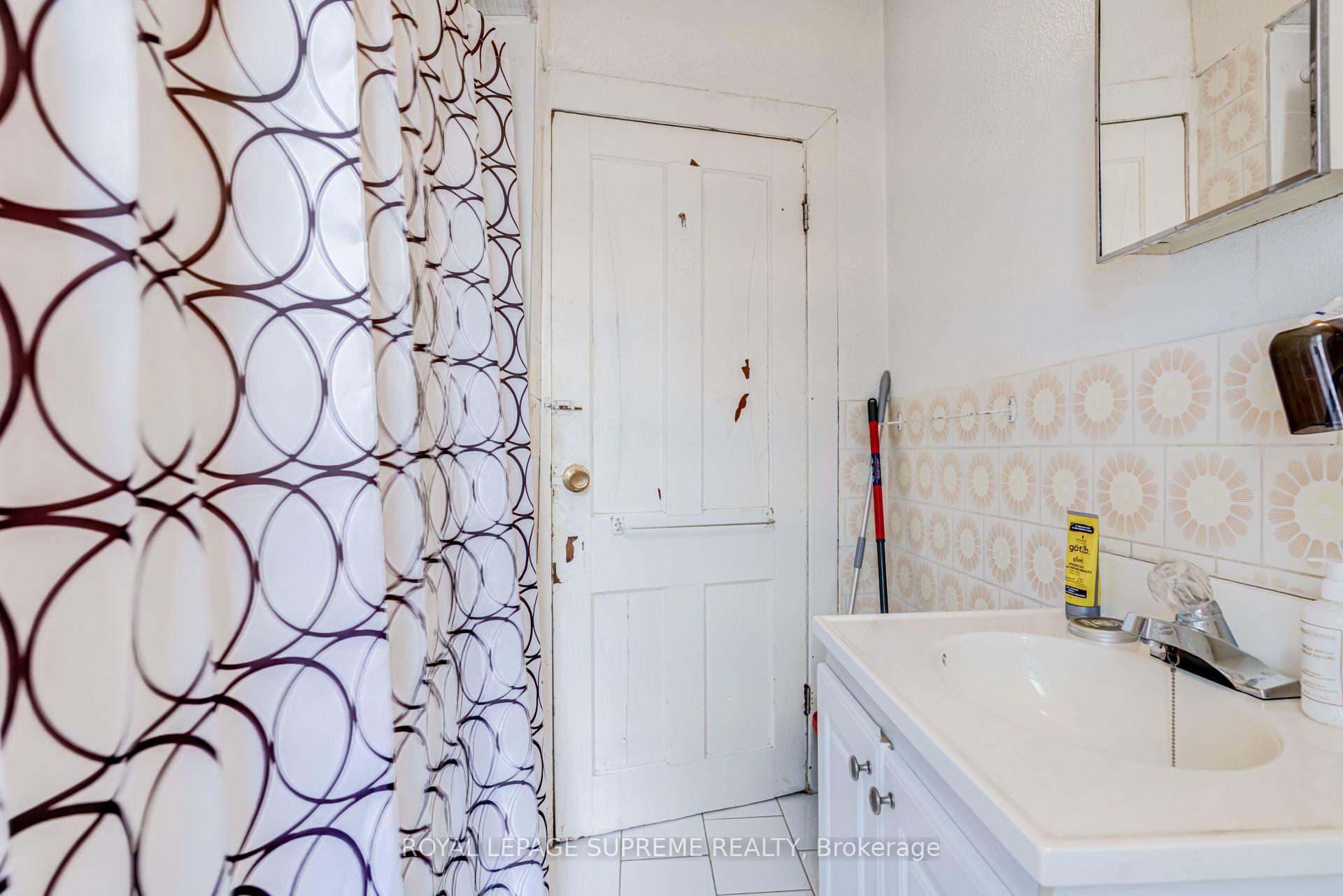 Photo 36 of 259 Brock Avenue, Toronto, Little Portugal — HOMEH