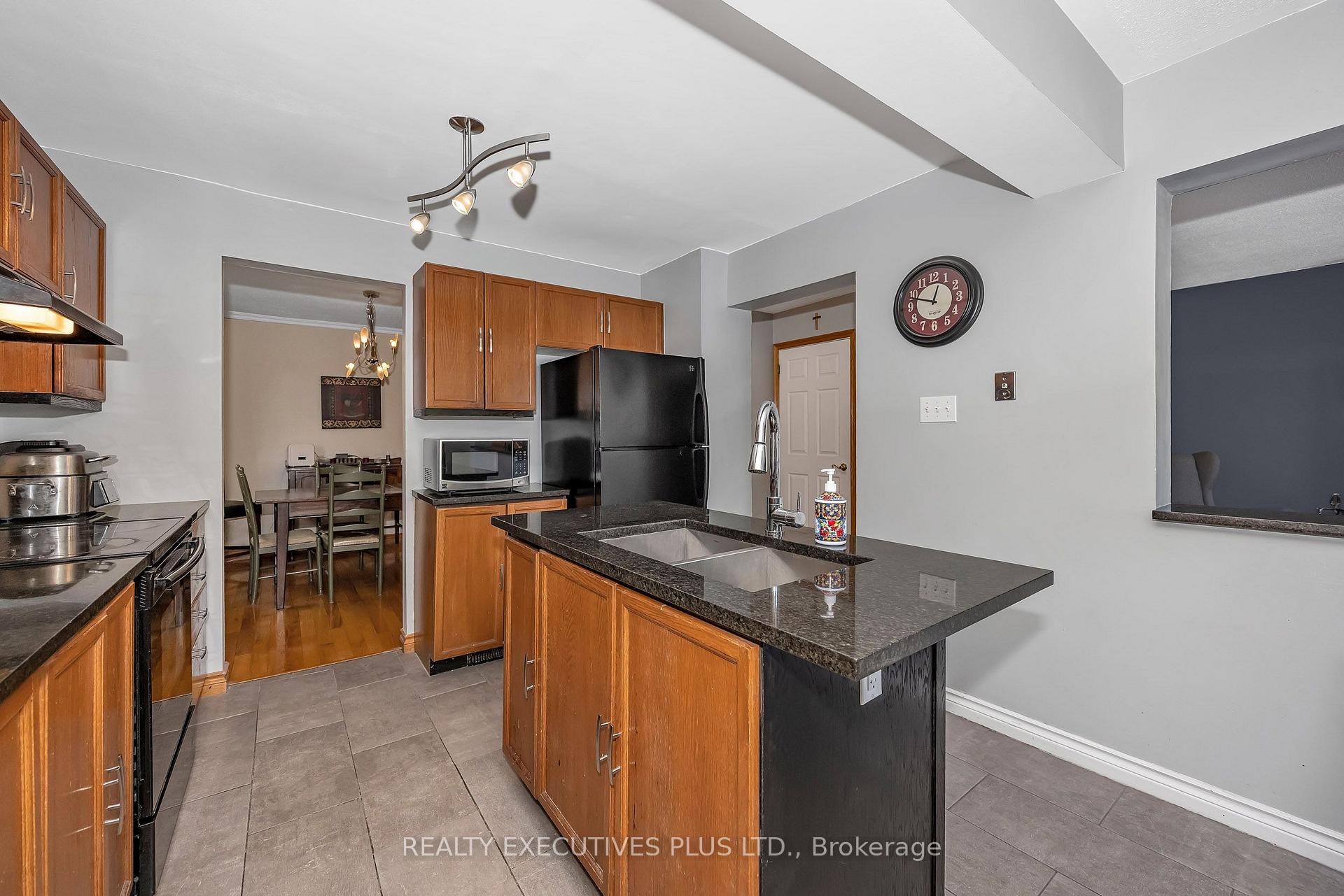 Photo 10 of 1649 Tupello Way, Ottawa, Fallingbrook/Pineridge — HOMEH