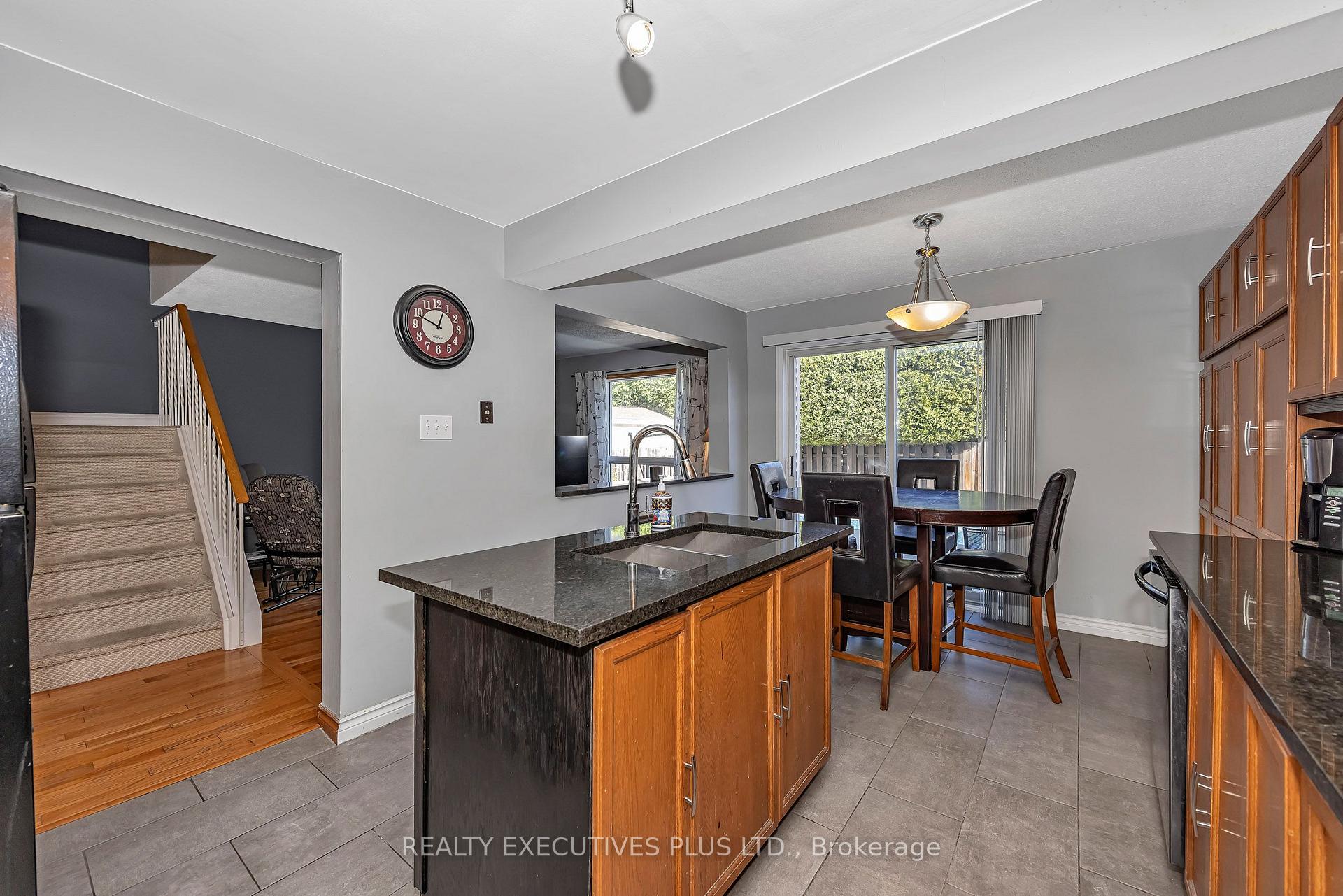 Photo 11 of 1649 Tupello Way, Ottawa, Fallingbrook/Pineridge — HOMEH