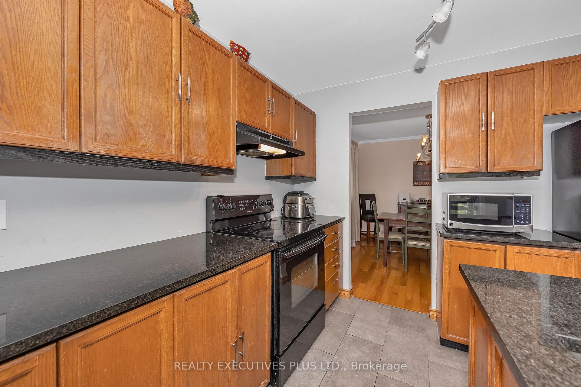 Photo 12 of 1649 Tupello Way, Ottawa, Fallingbrook/Pineridge — HOMEH