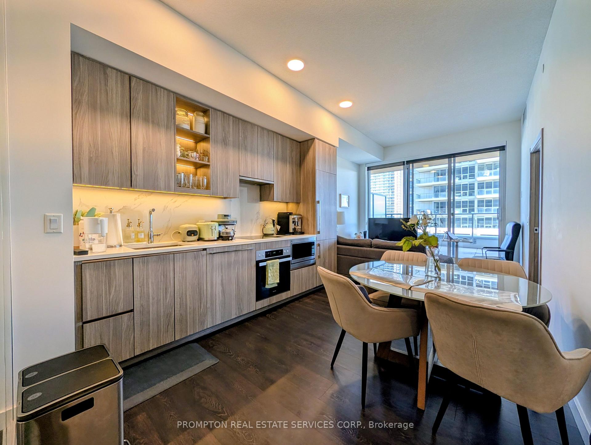 Photo 5 of Unit 601, 27 McMahon Drive, North York, Bayview Village — HOMEH