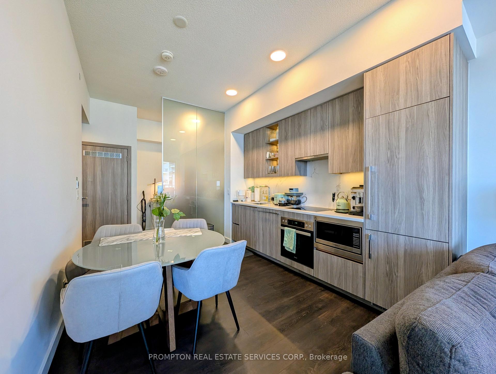 Photo 9 of Unit 601, 27 McMahon Drive, North York, Bayview Village — HOMEH