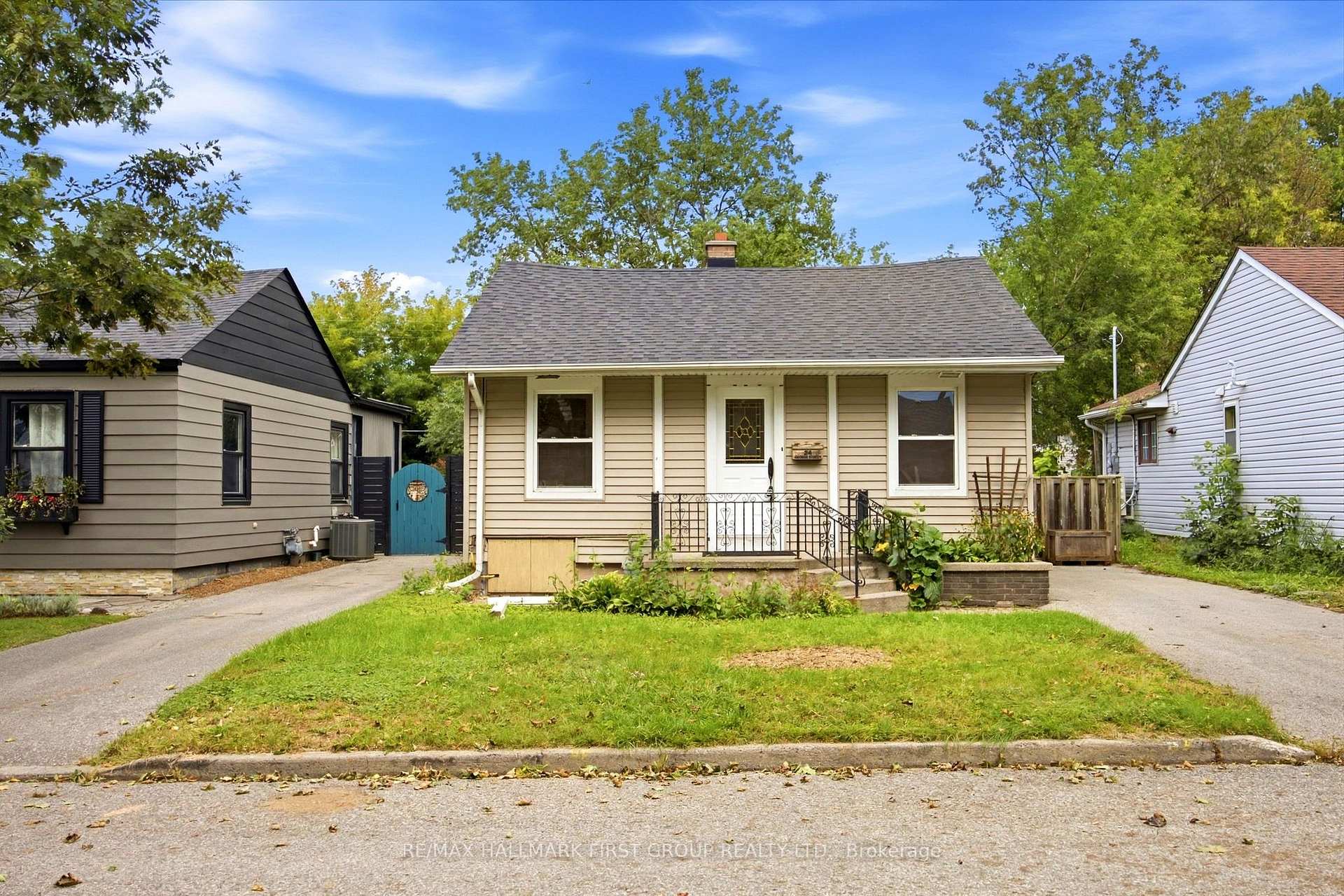 Photo 2 of 24 George Street, Ajax, Central — HOMEH