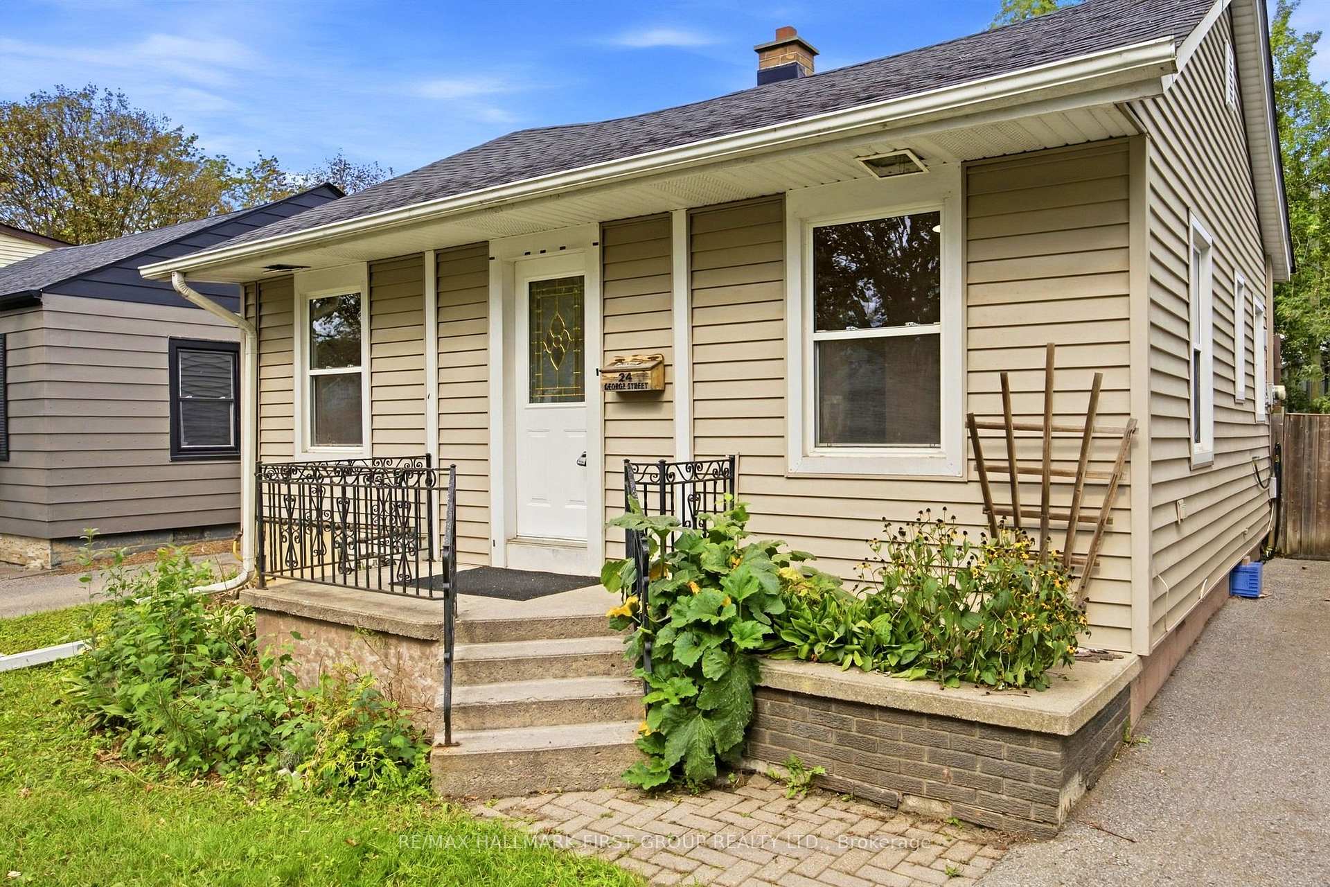 Photo 3 of 24 George Street, Ajax, Central — HOMEH