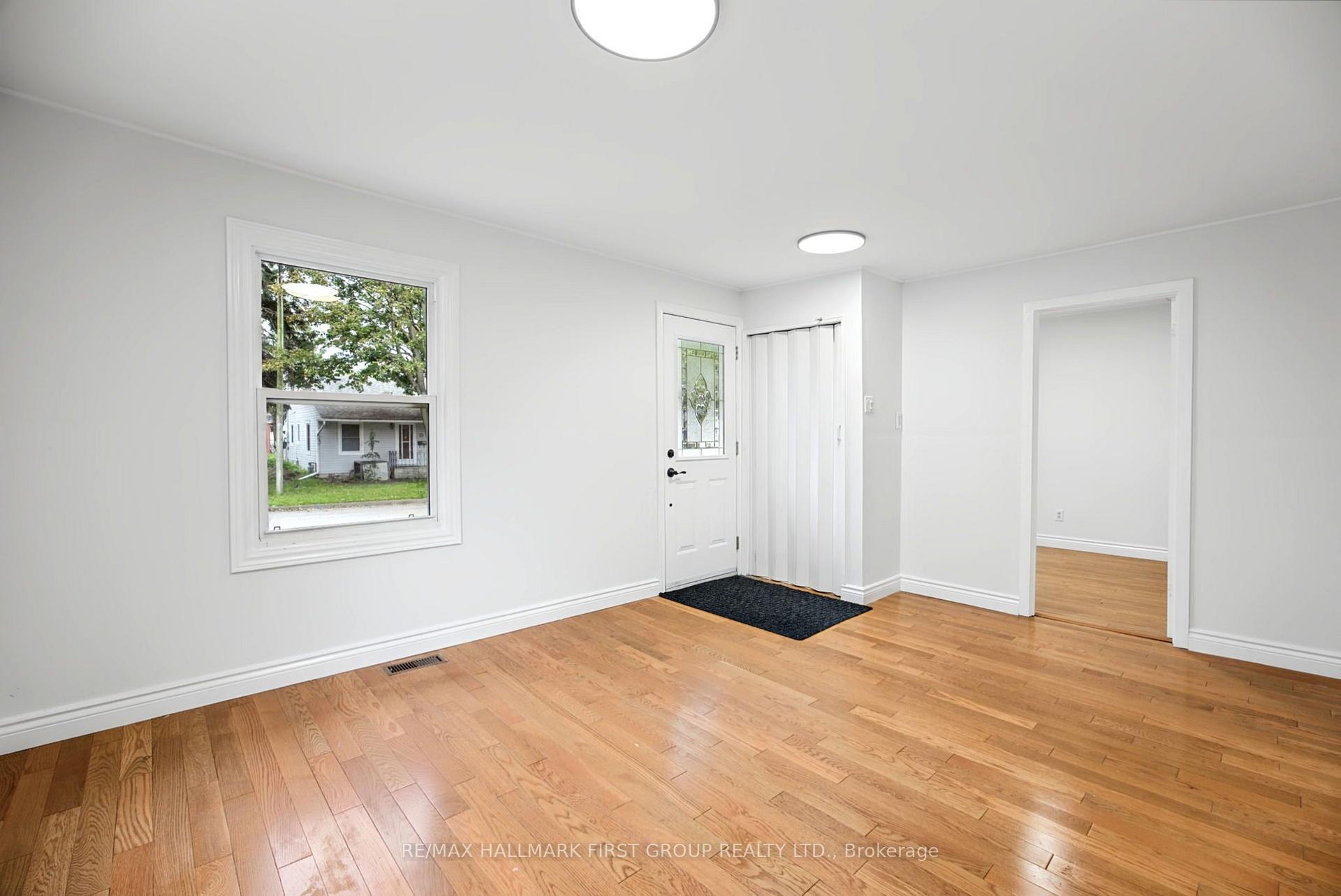 Photo 5 of 24 George Street, Ajax, Central — HOMEH