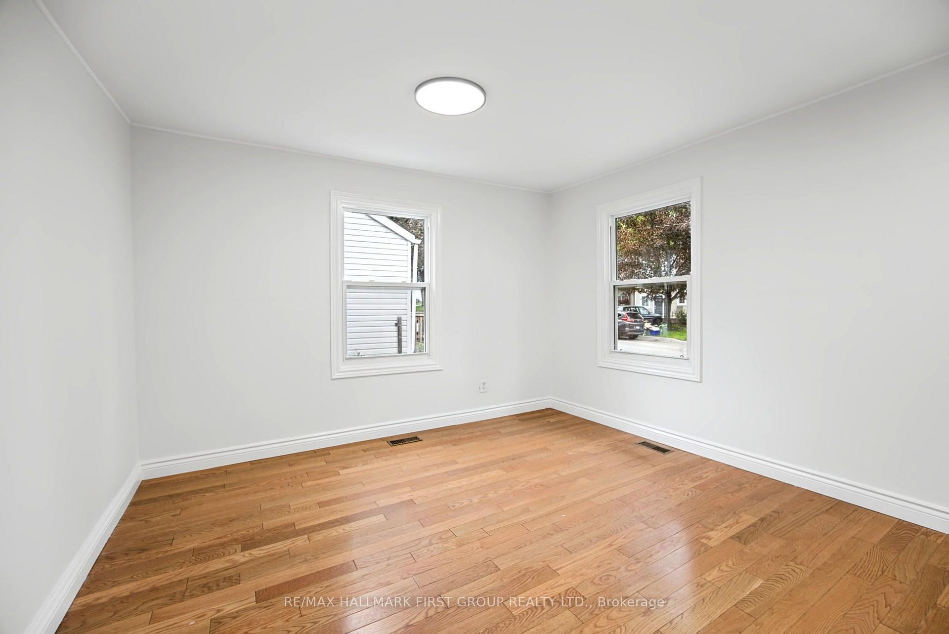 Photo 7 of 24 George Street, Ajax, Central — HOMEH