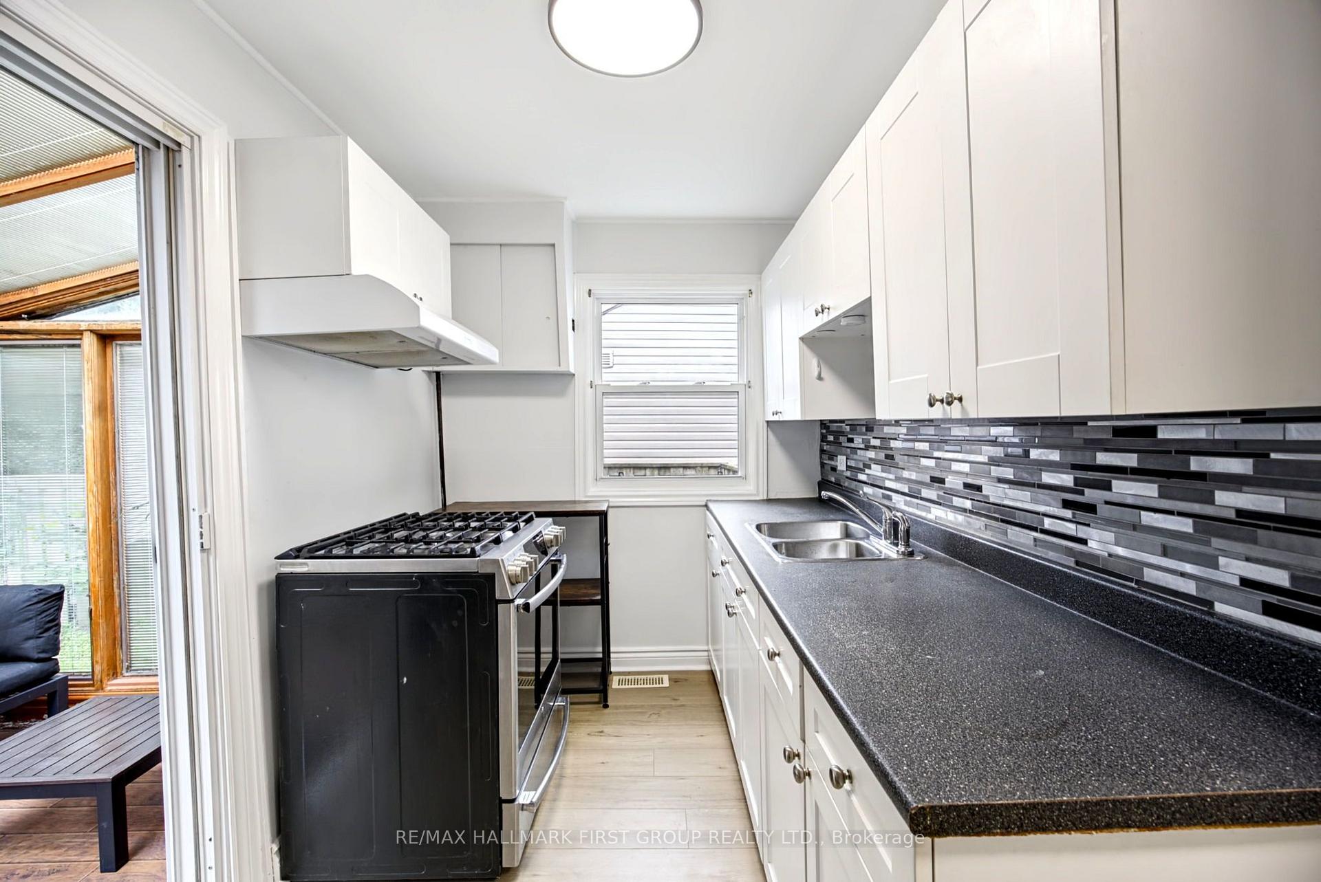 Photo 10 of 24 George Street, Ajax, Central — HOMEH