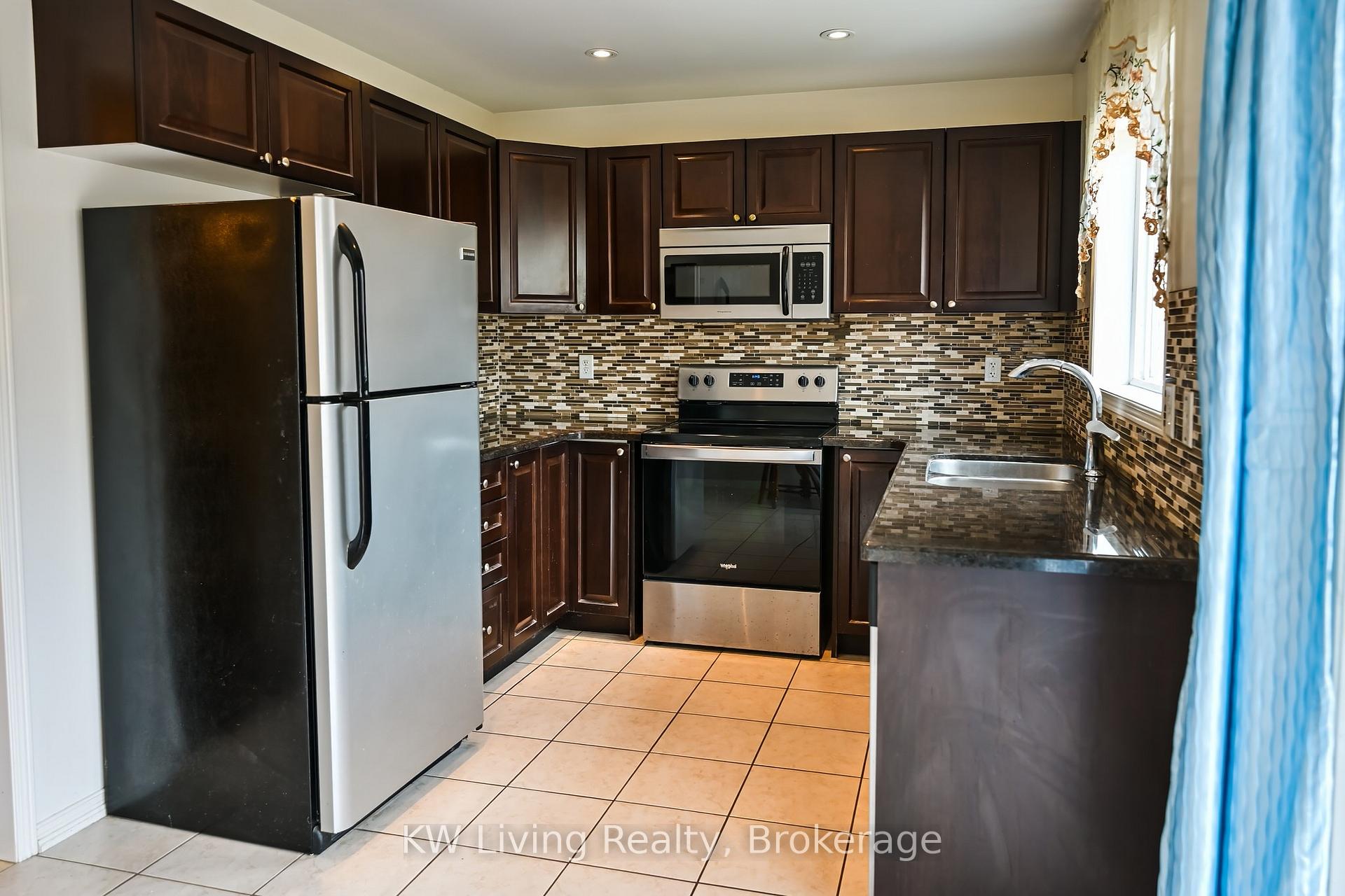 Photo 5 of 44 Galea Drive, Ajax, Central East — HOMEH