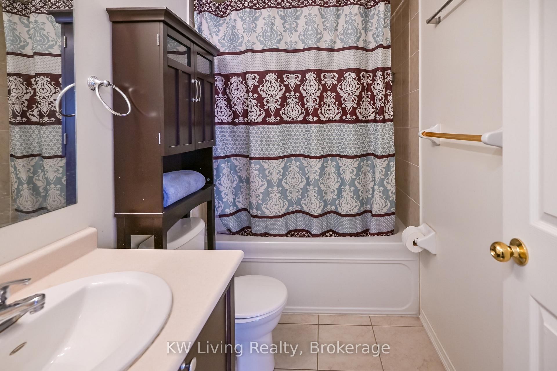 Photo 8 of 44 Galea Drive, Ajax, Central East — HOMEH