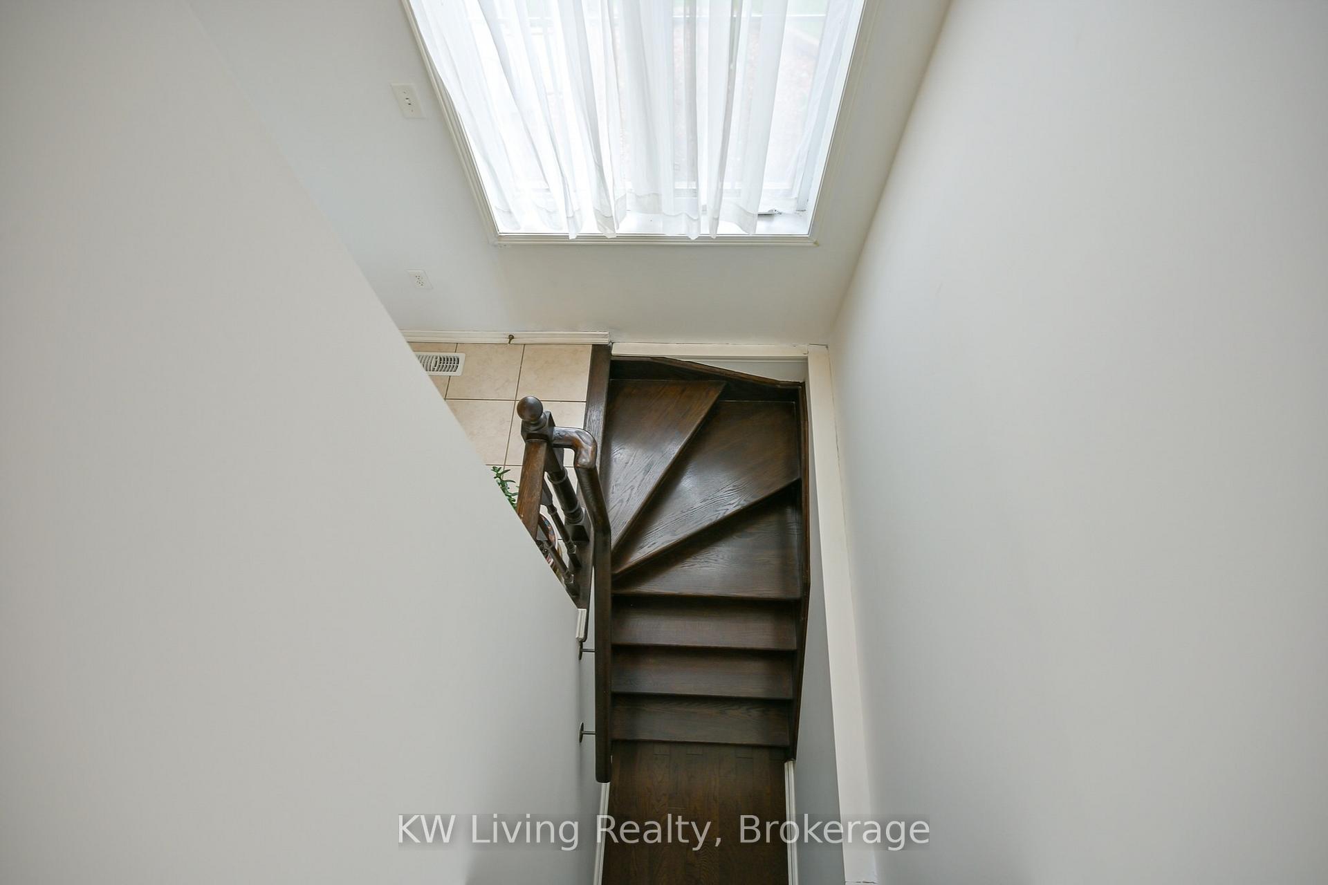 Photo 12 of 44 Galea Drive, Ajax, Central East — HOMEH
