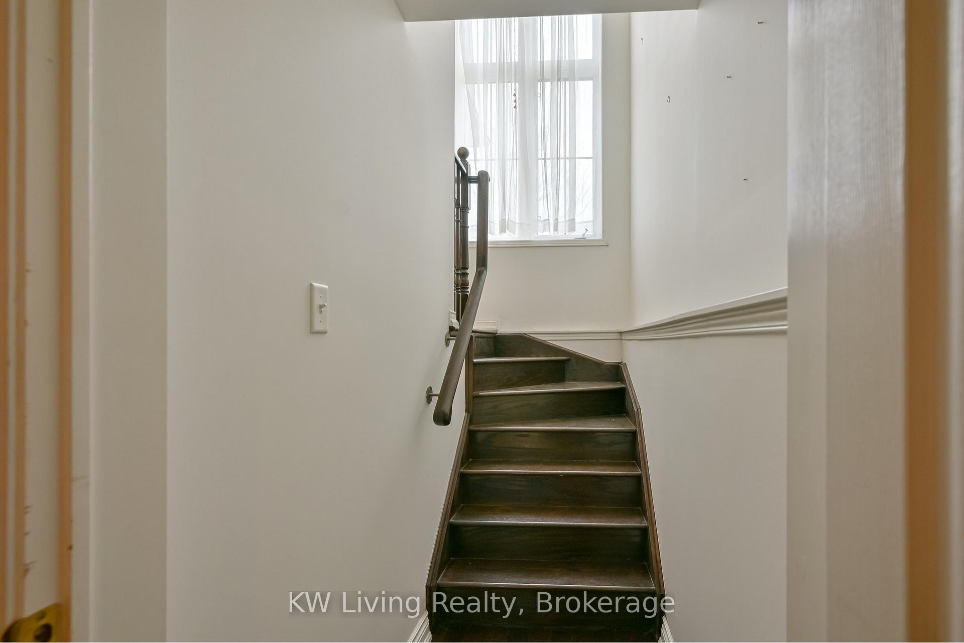Photo 13 of 44 Galea Drive, Ajax, Central East — HOMEH