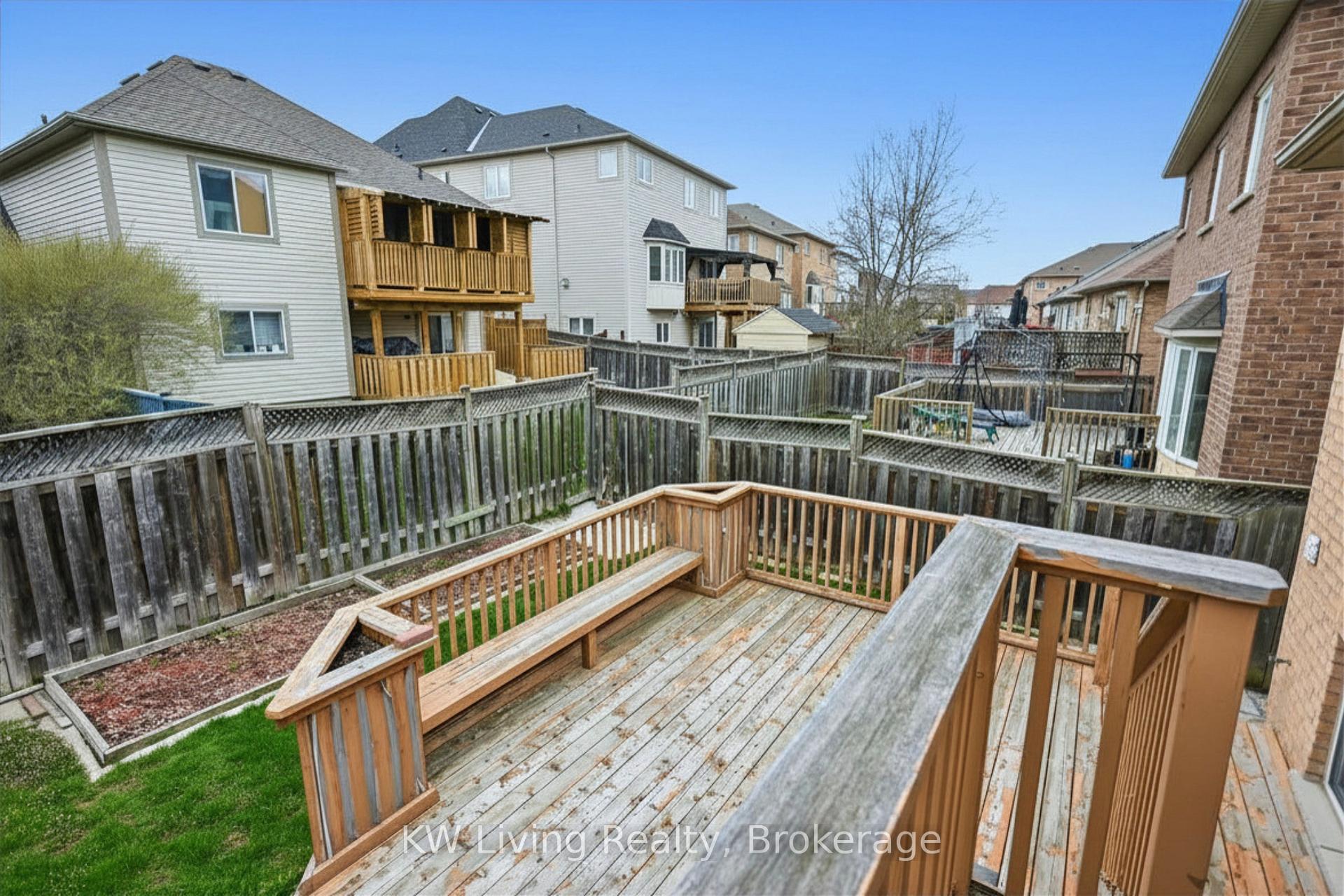 Photo 23 of 44 Galea Drive, Ajax, Central East — HOMEH