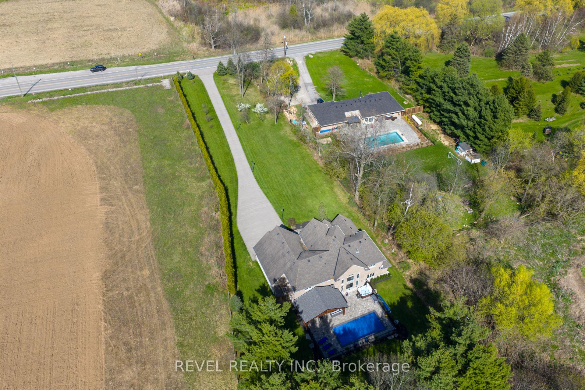 Photo 2 of 1505 Milburough Line, Hamilton, Carlisle — HOMEH