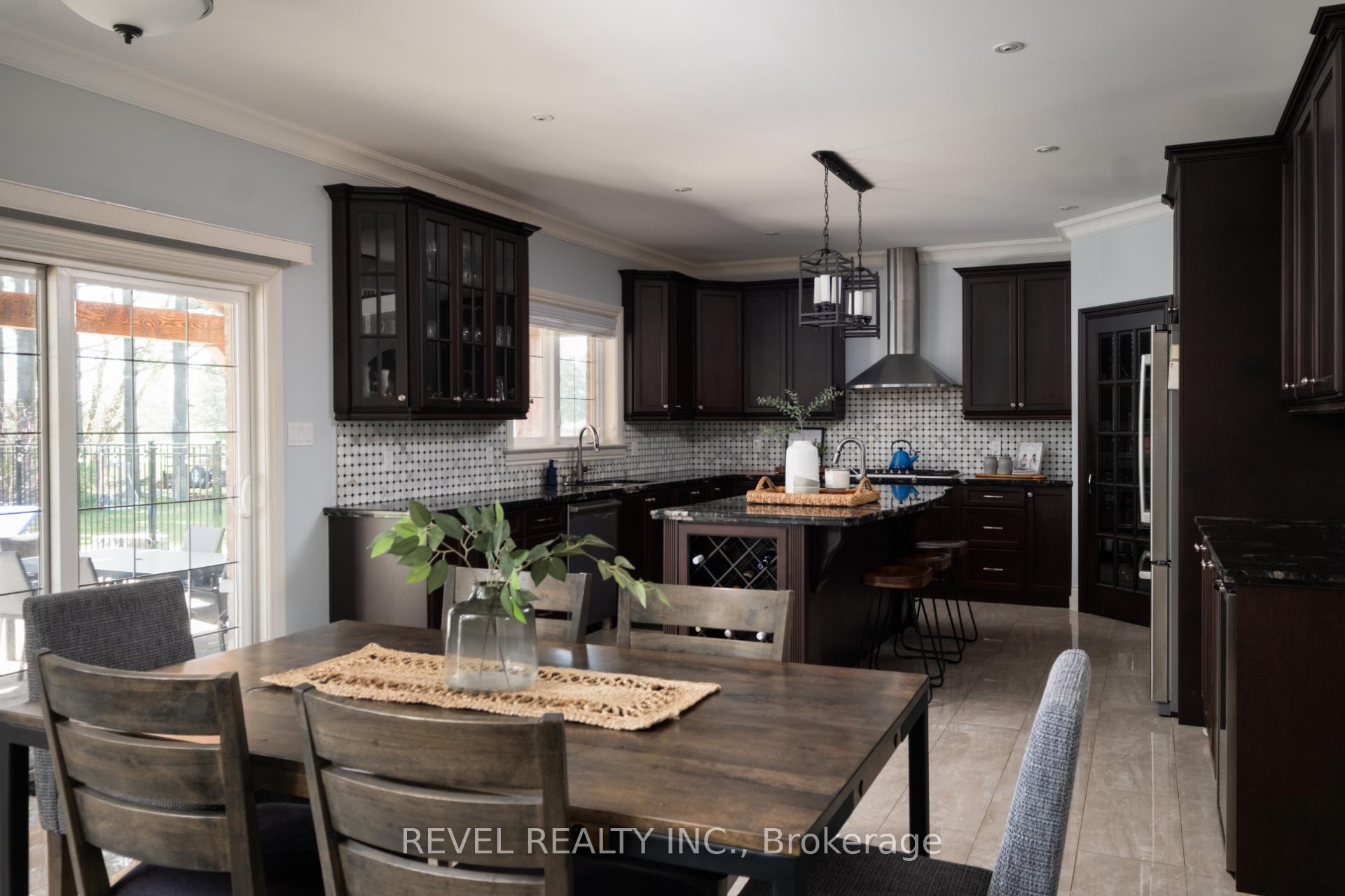 Photo 9 of 1505 Milburough Line, Hamilton, Carlisle — HOMEH