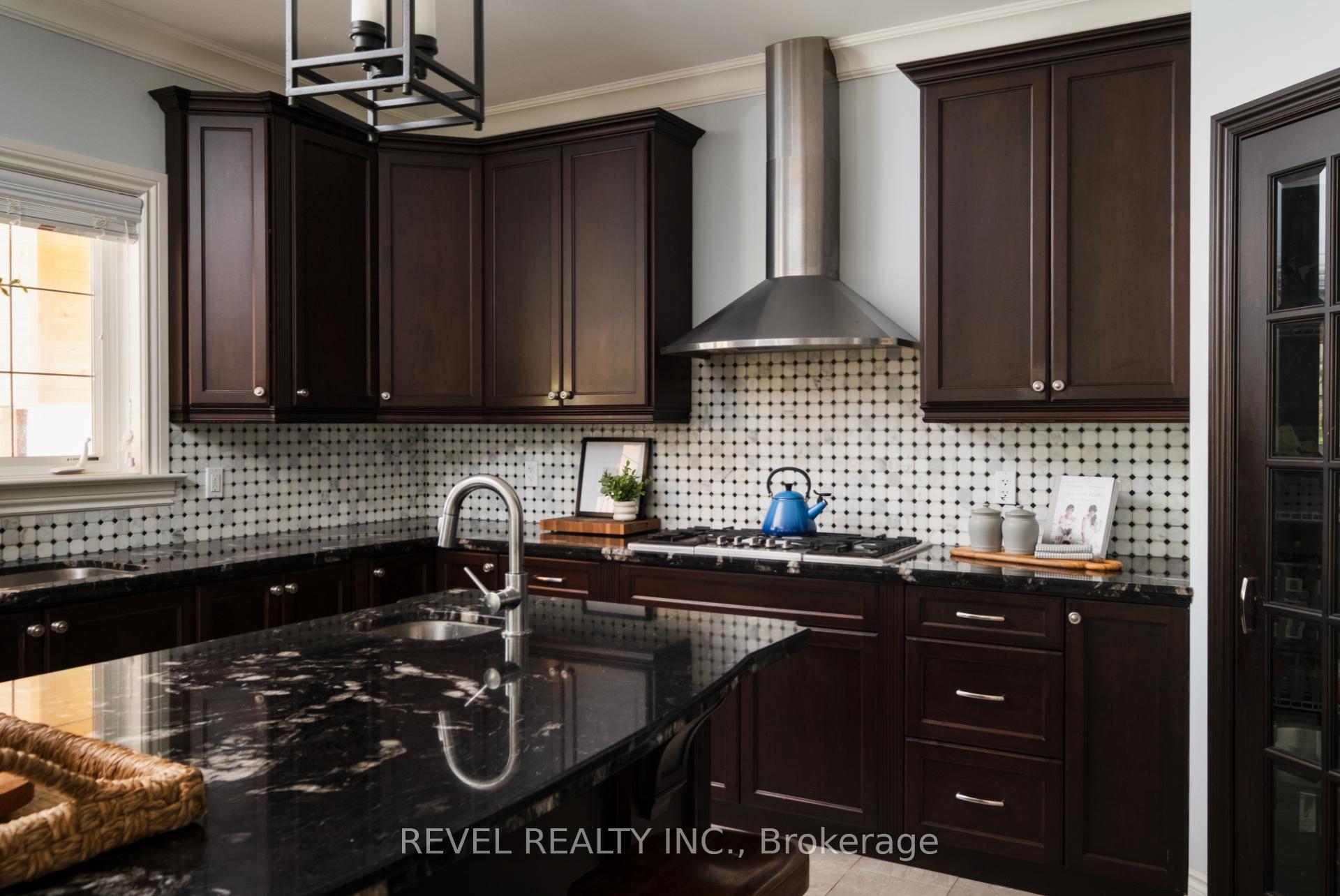 Photo 11 of 1505 Milburough Line, Hamilton, Carlisle — HOMEH